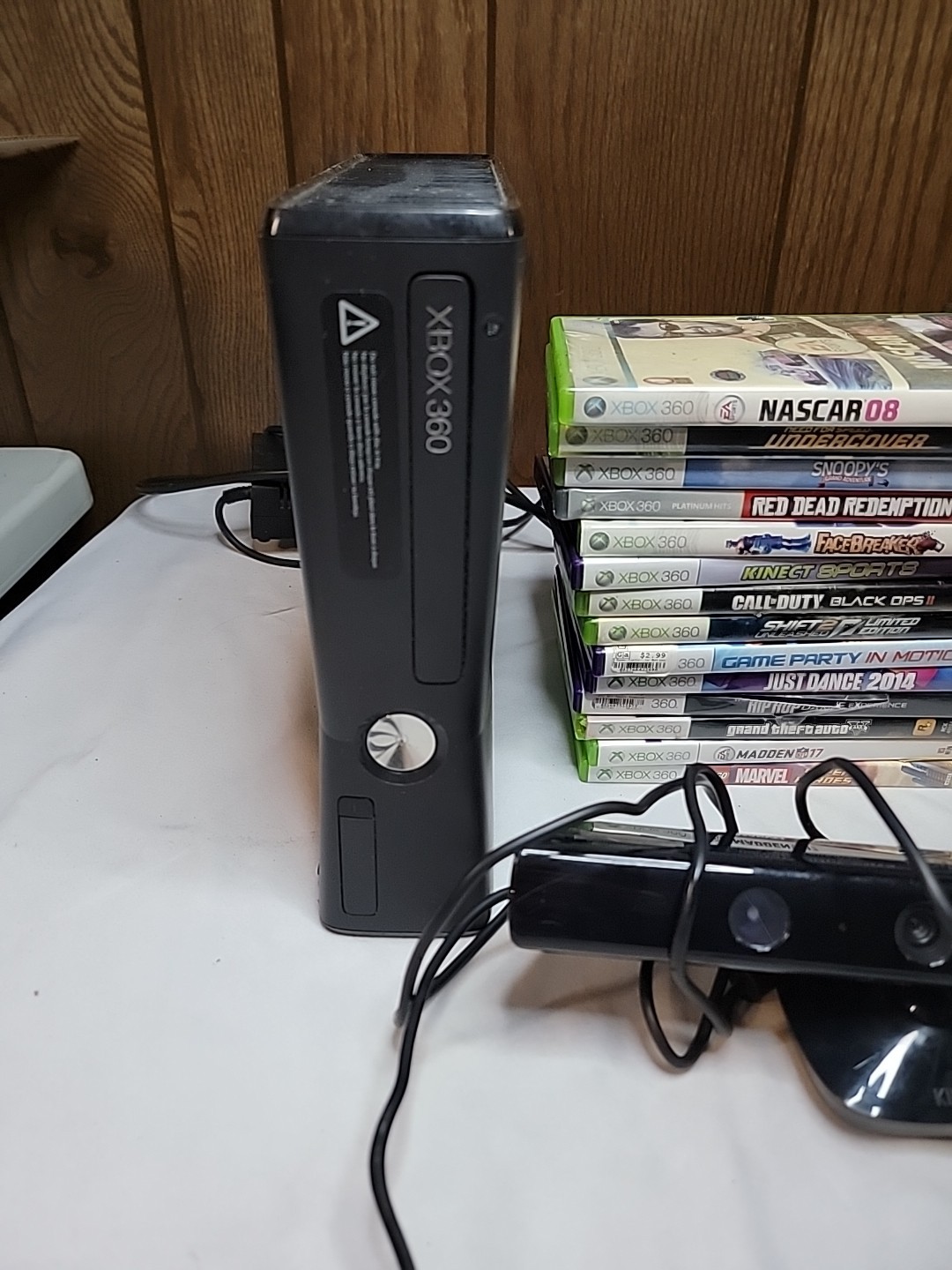 Microsoft Xbox 360 S Console, Controller, Kinect & 28 Games Mega Bundle!