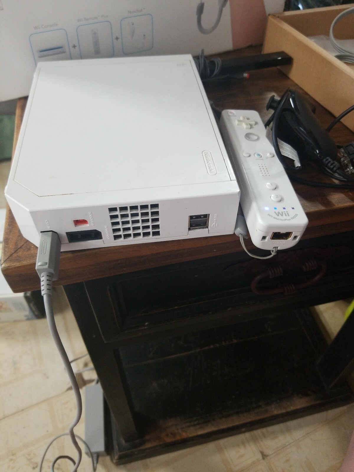 Nintendo Wii Console With Original Box, 1 Controller & 1 Nunchuck