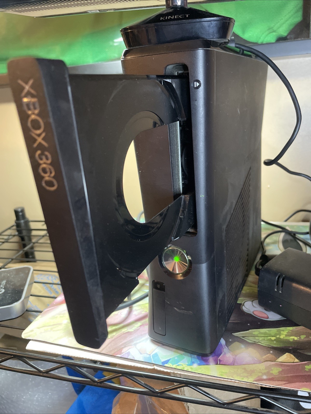 Xbox 360 S Console With Cords And Kinect Sensor Bar.