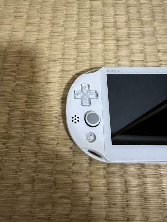 ​​PlayStation Vita PCH-2000 ZA12 Wi-Fi model White game Console charger set