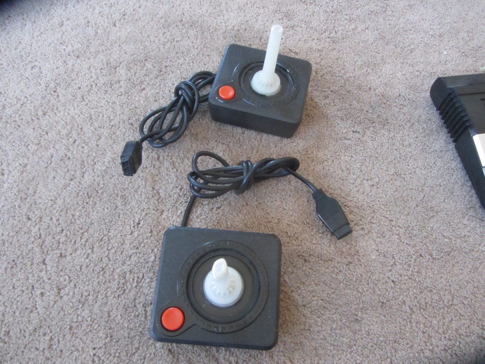 Atari 2600 Junior Video Game Console w/ Joysticks Paddles Keypads ++