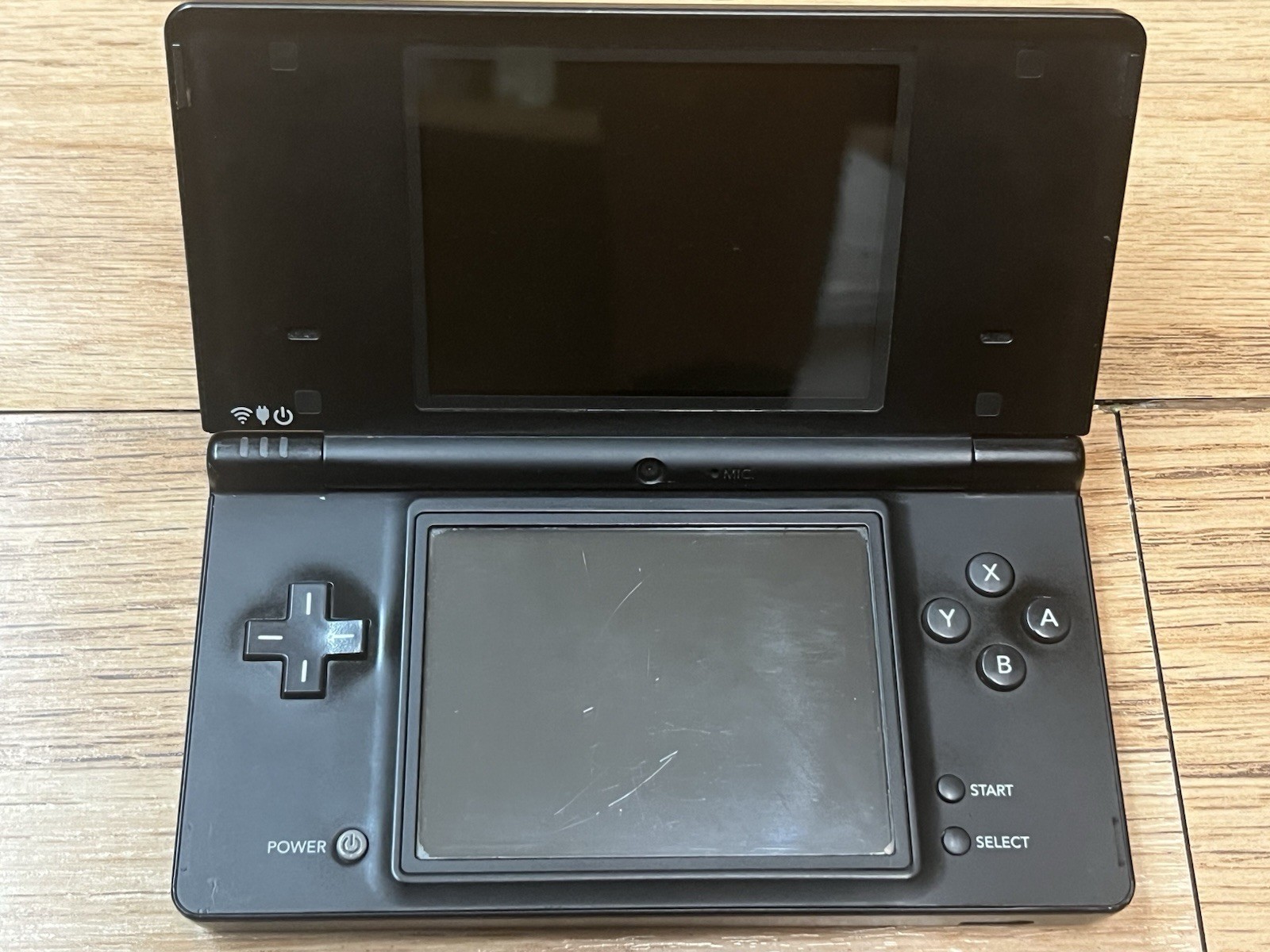Nintendo DSI DS Handheld Console Black W/ 32gb Sd, New Battery, Stylus, Charger