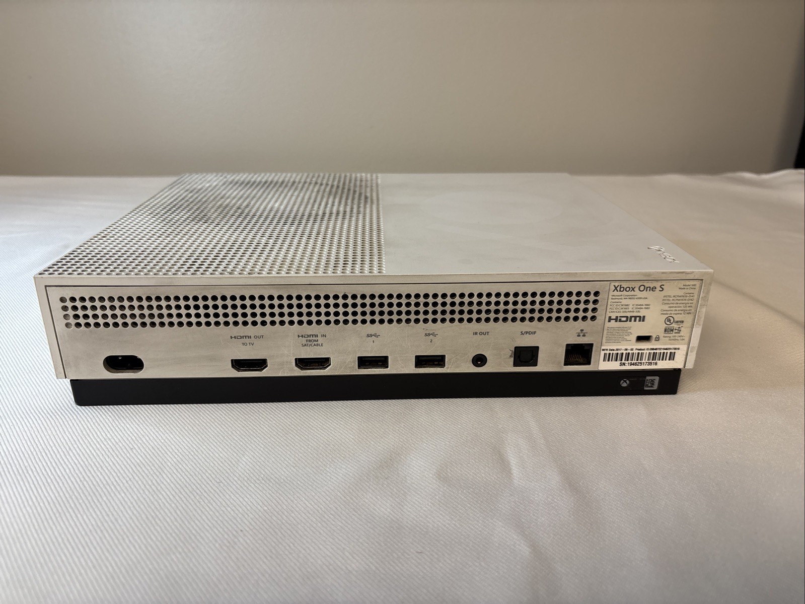 Microsoft Xbox One S (Model 1681) 500GB White Gaming System Console Only, Tested
