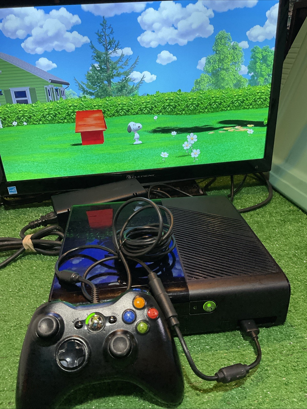 Microsoft Xbox 360 E Console 2 Controllers (1 Wireless) Brick PC HDMI 2 Games 🔥