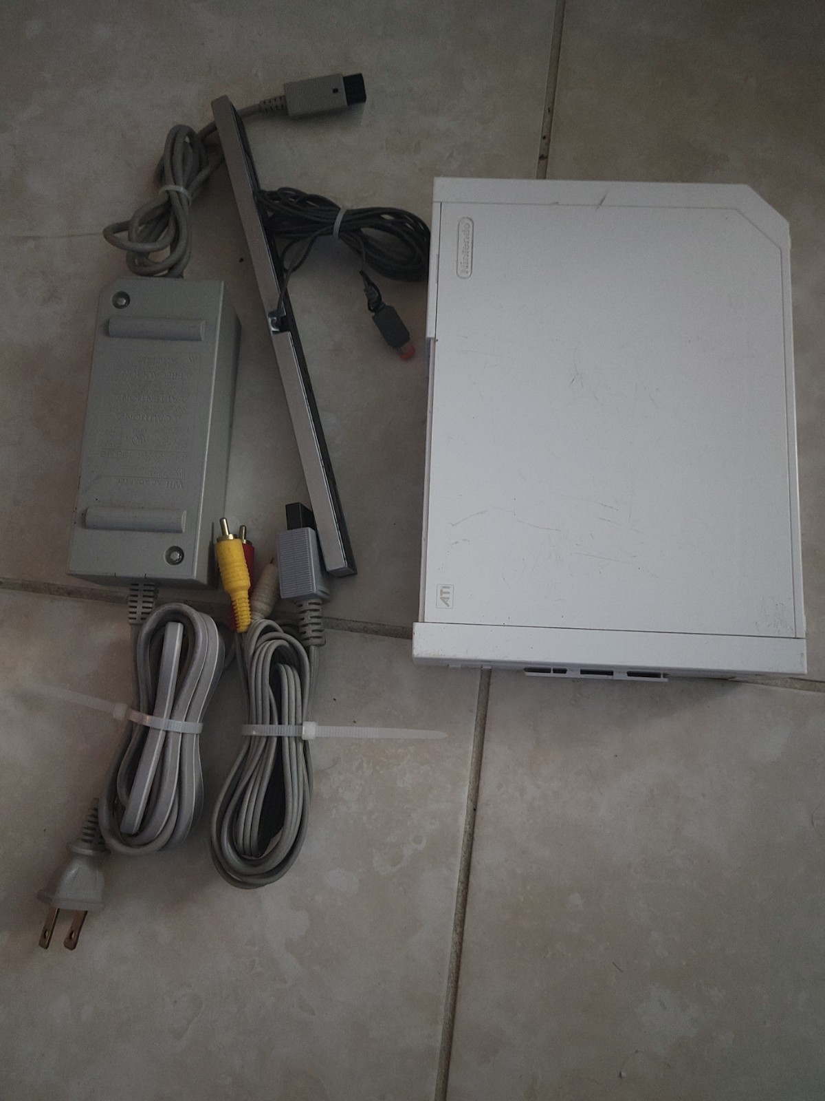 For Parts Nintendo Wii White Console w/ Power Supply & AV Cable, Wi-Fi