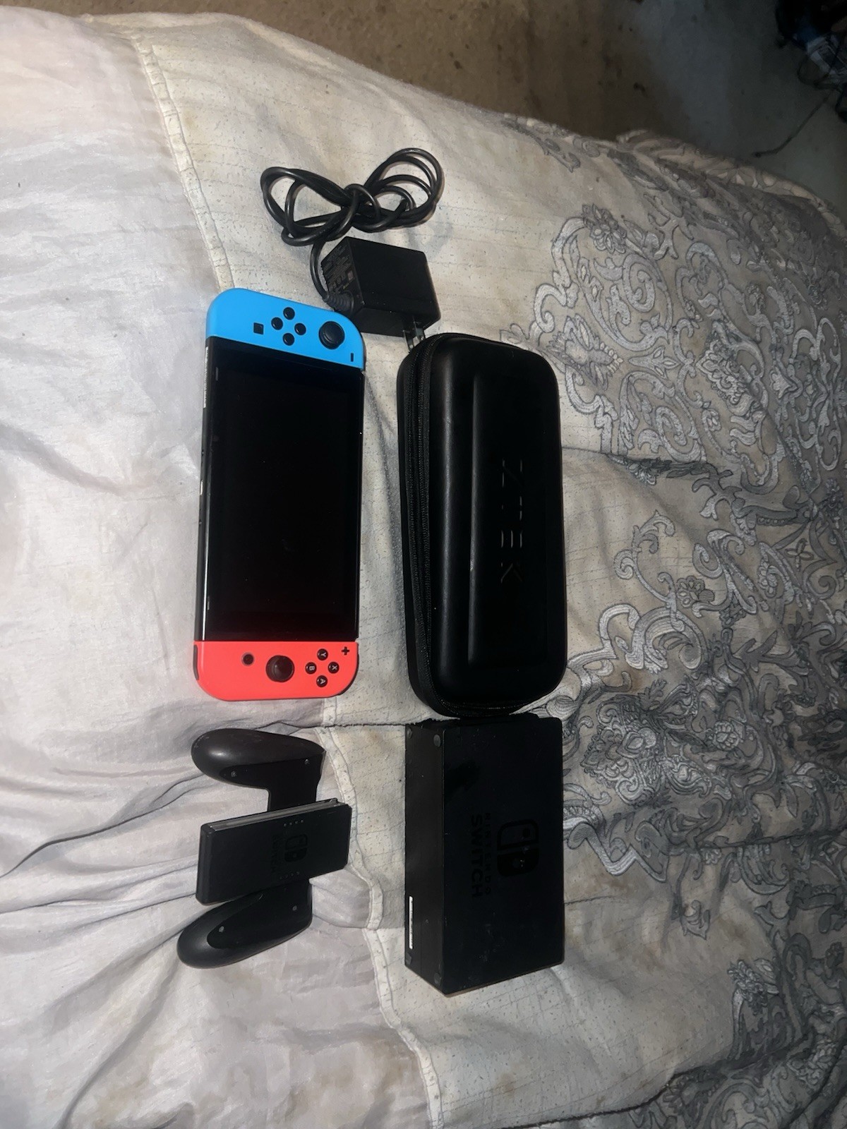Nintendo Switch V1 HAC-001 Unpatched Launch Model + 128GB SD + Case