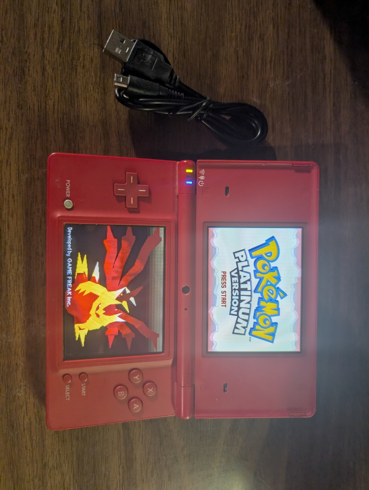 Nintendo DSI Red Handheld Console Twilight Mod W/ Charger *USED*