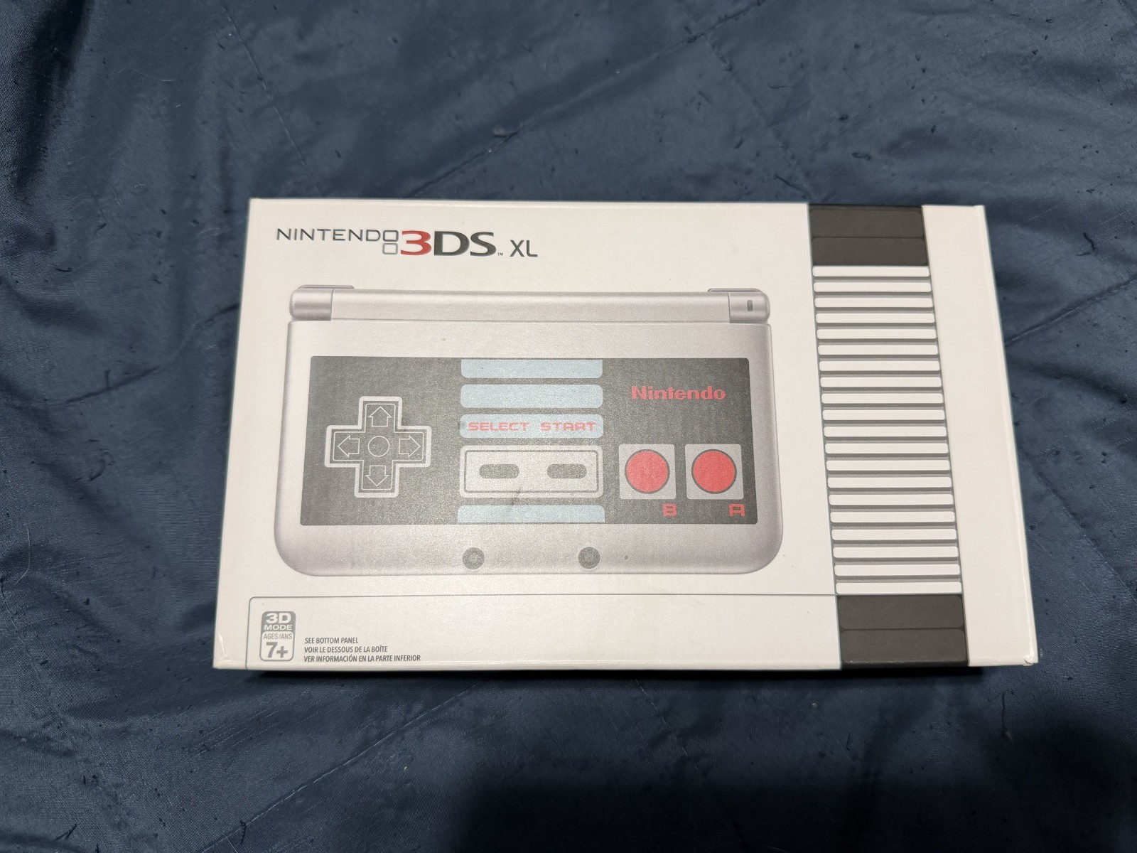 Nintendo 3DS XL Retro Silver NES Edition