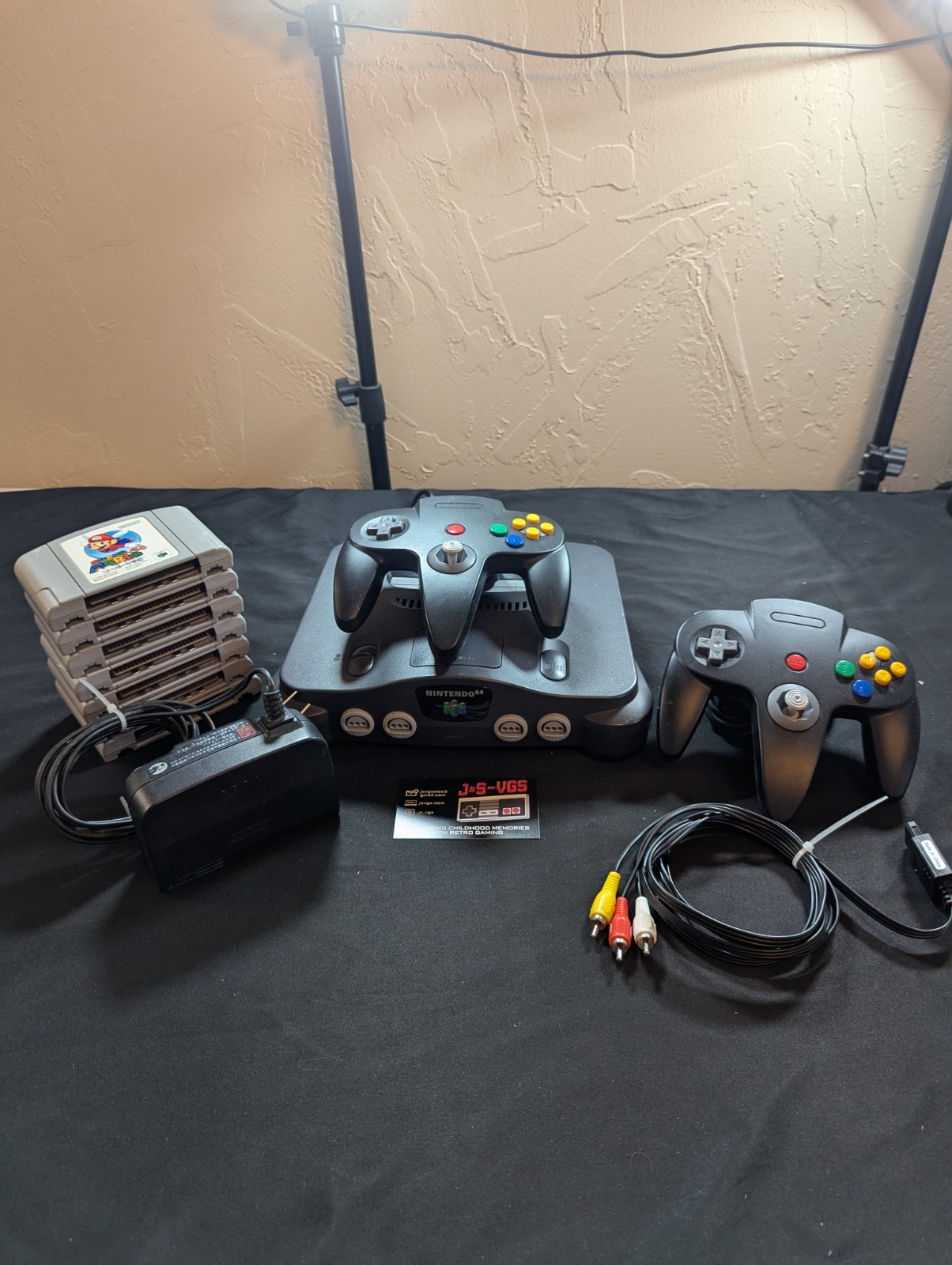 Nintendo 64 Console Works w/ USA & Japan Games + 7 Games + 2 Controllers OEM
