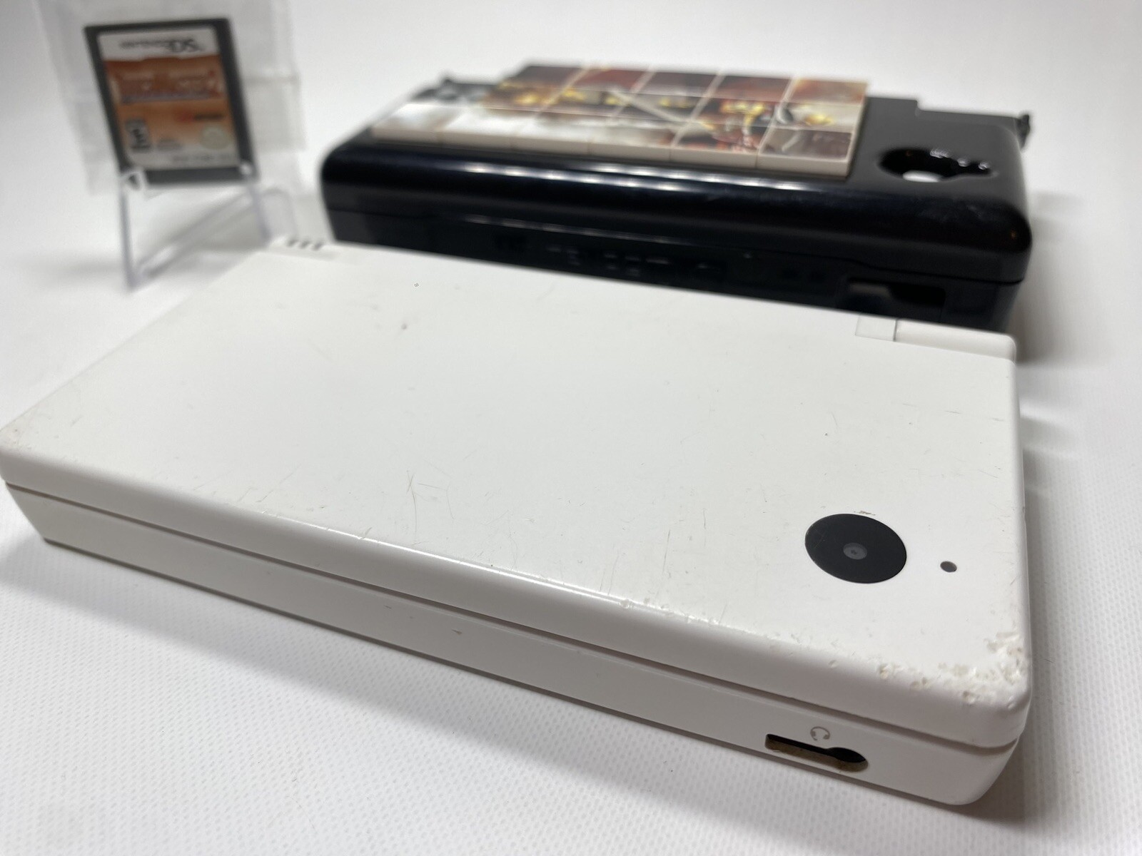 Nintendo DSi Handheld Console White No Power Adapter No SD Card No Stylus 2008