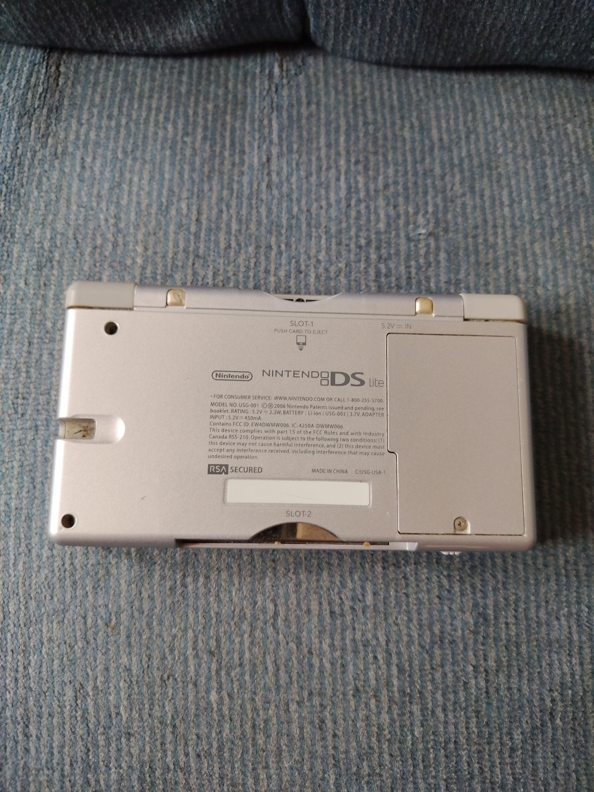 Nintendo DS Lite Handheld System- Silver (READ DESCRIPTION)