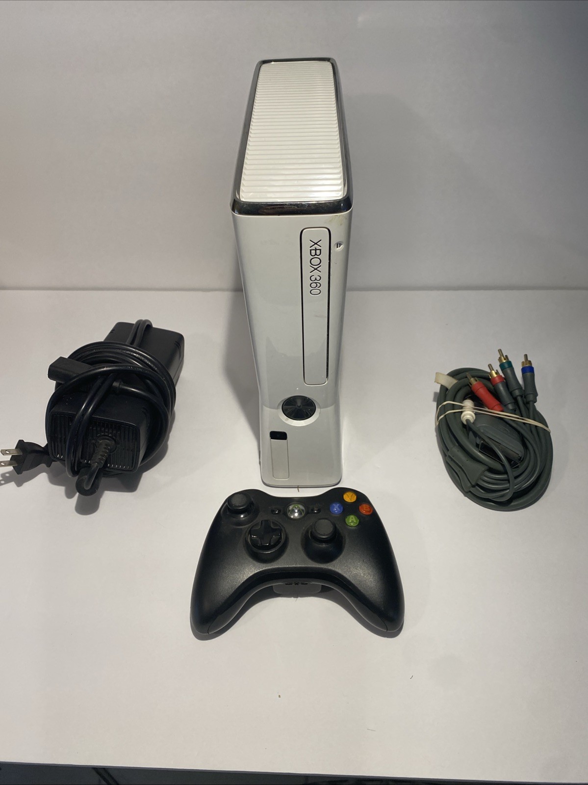 Xbox 360 S Slim 1439 White 500GB Controller And Cords Tested Works
