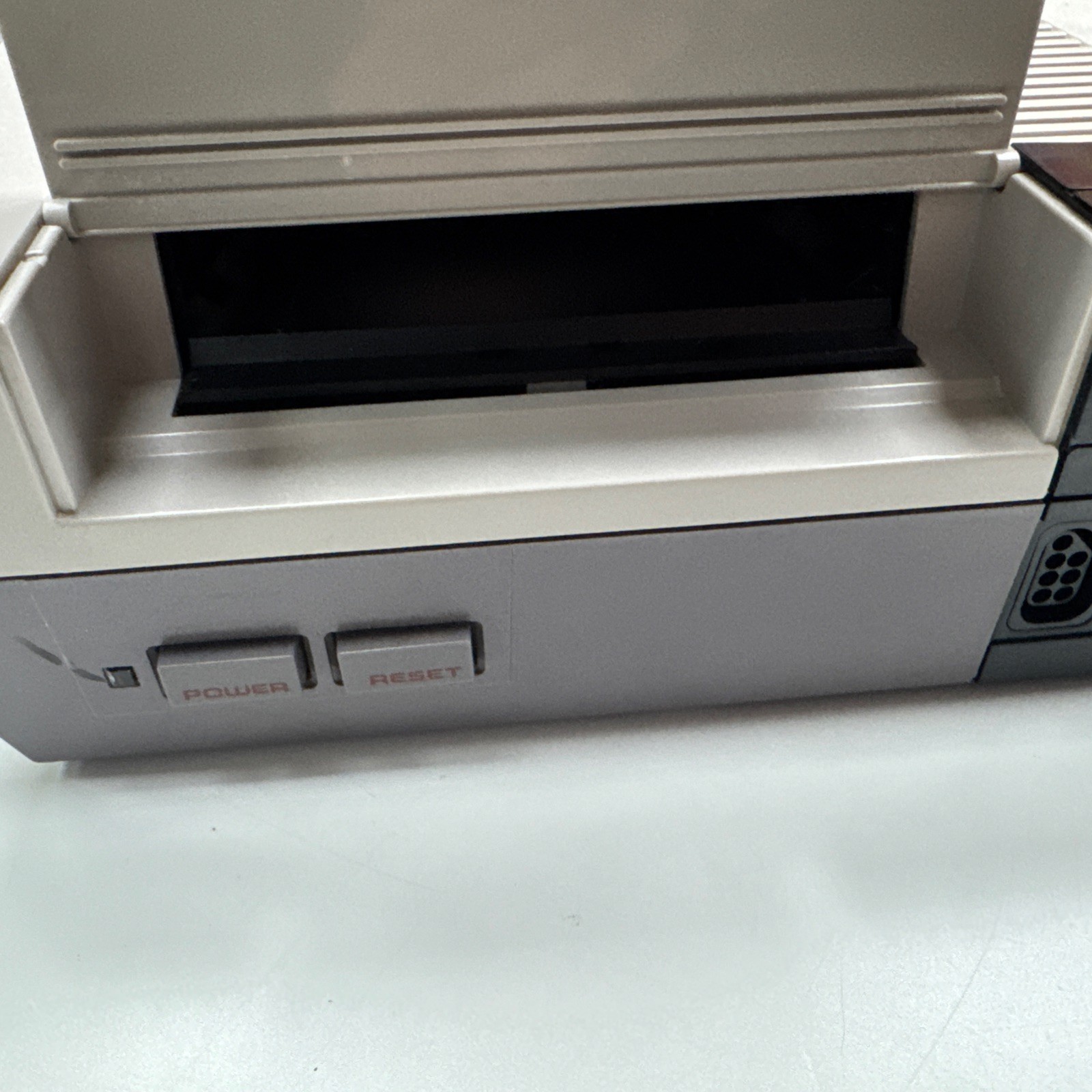 Nintendo NES Console Bundle Ctrl Zapper 4 Games Super Mario 1-3 DONKEY KONG JR