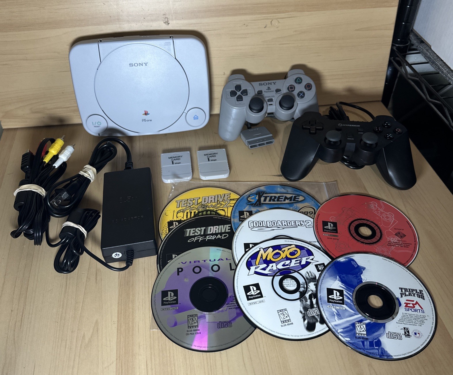 BUNDLE Sony Playstation 1 PSOne Console 2 Controllers + Memory SCPH-101 8 GAMES