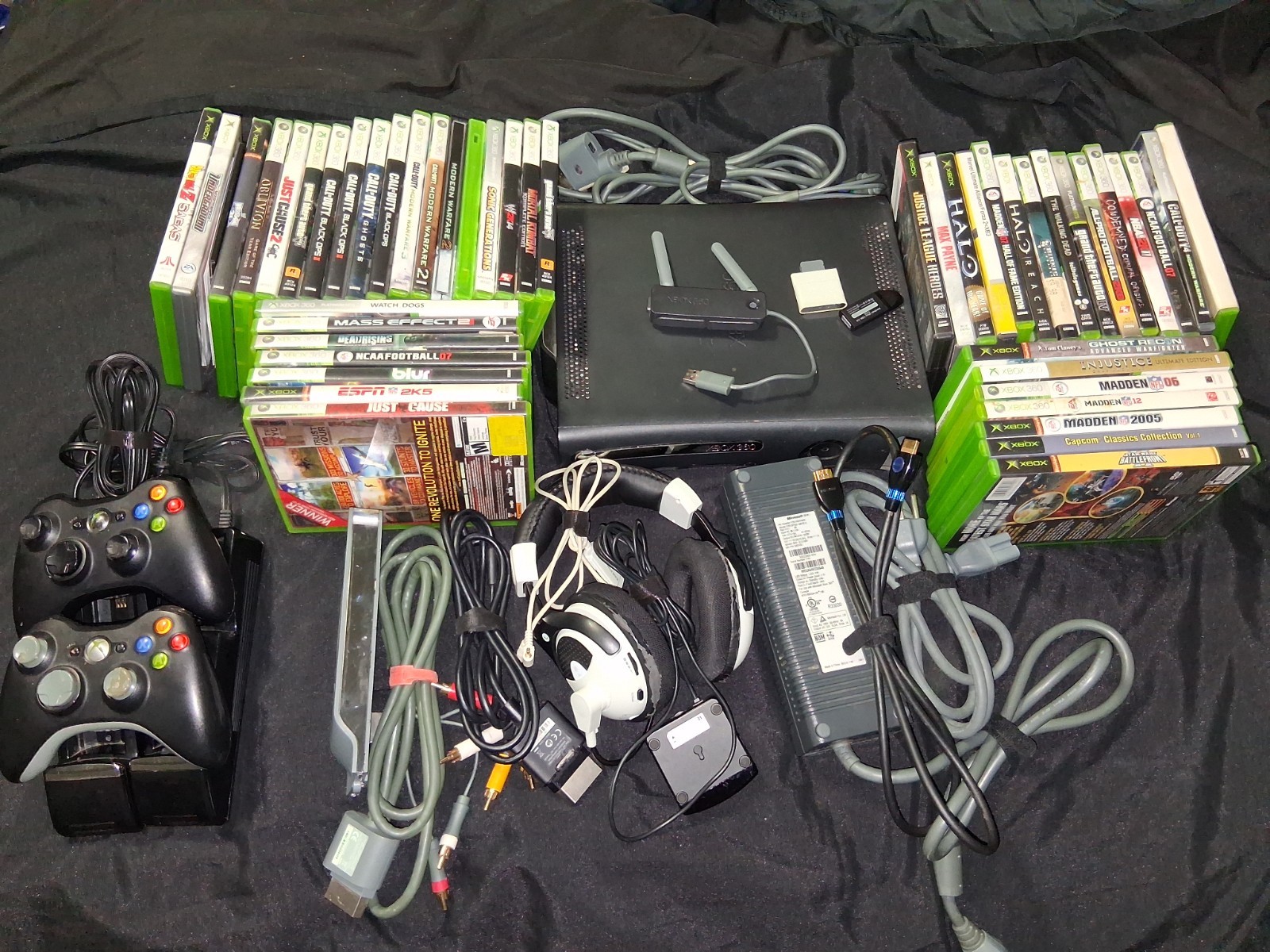 Microsoft Xbox 360 Black 10GB w/ Acc and 50 Games! (Bundle) Free Fast Shipping