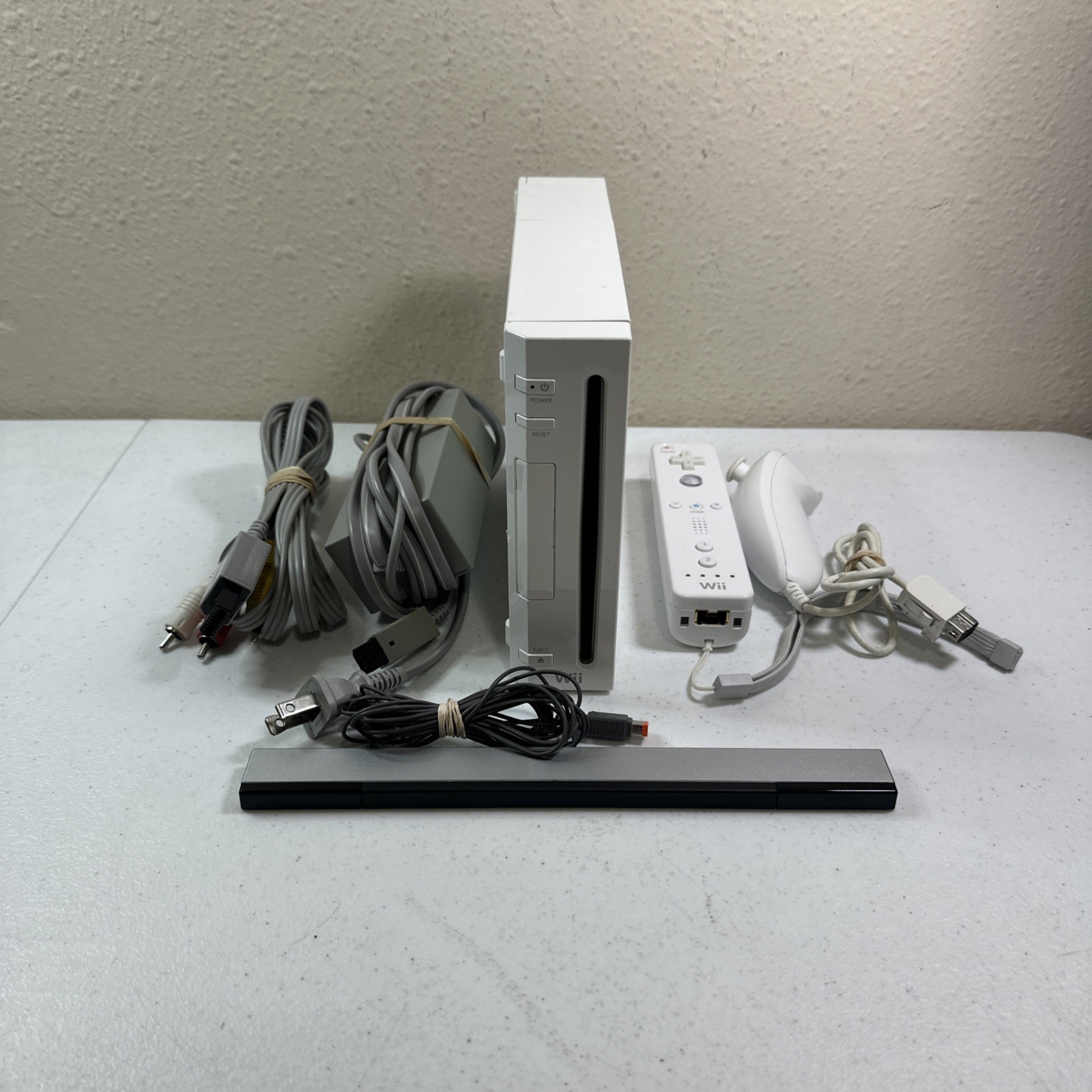 Nintendo Wii Console Japanese Import Complete Bundle Tested — Wiimote Nunchuk