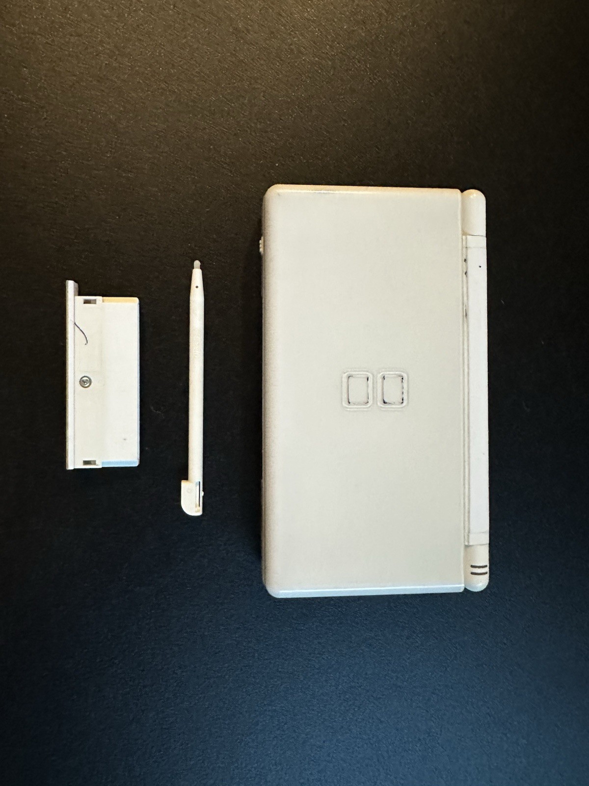 Nintendo DS Lite Polar White Handheld TESTED & WORKING w/ Charger & Stylus