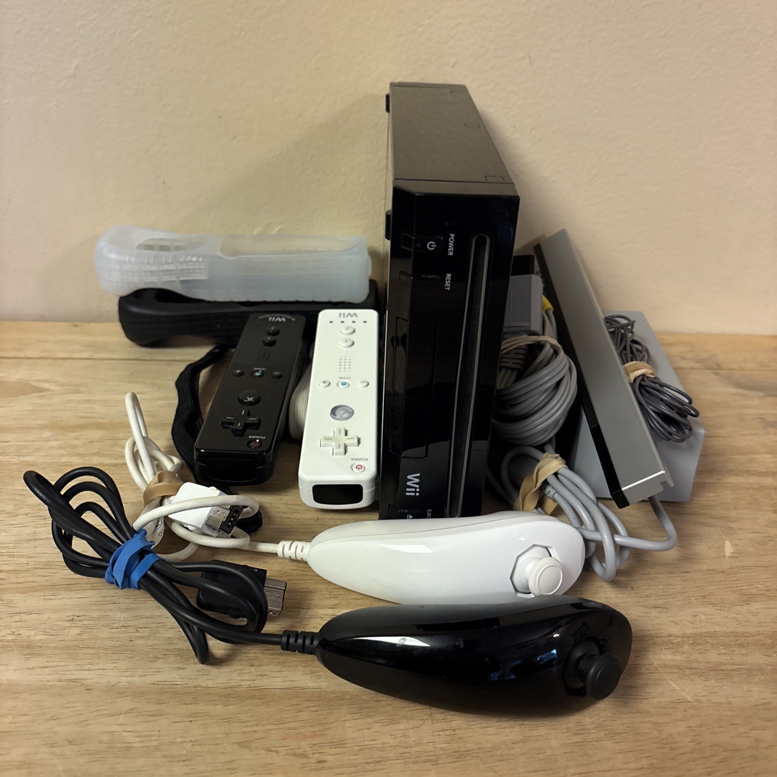 Nintendo Wii RVL-101 Black Game Console Working Wii Motion Plus Controller READ
