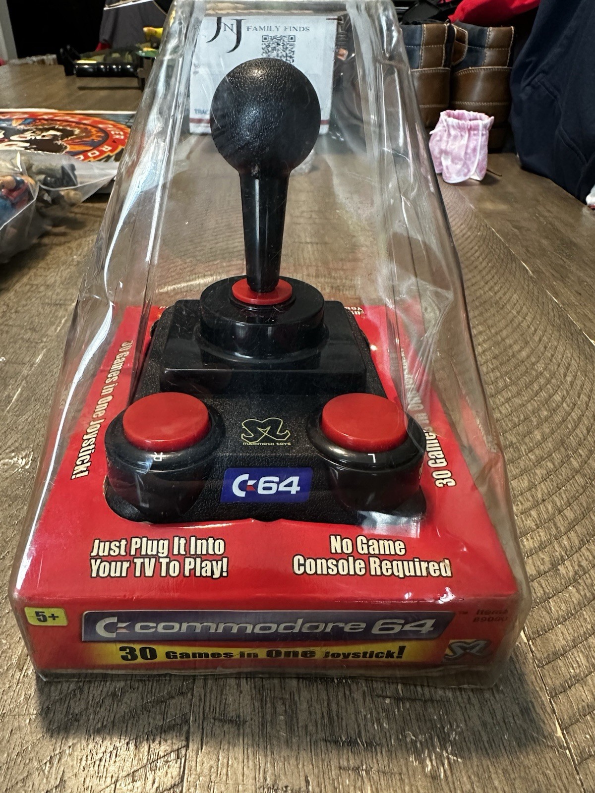 Commodore 64 C64 – 30 Games In One – Plug N Play Joystick