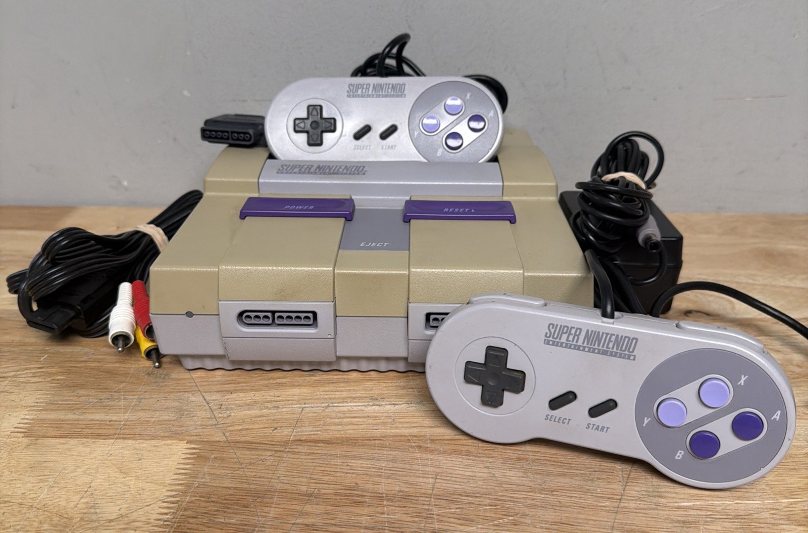 Super Nintendo Entertainment System SNES Console SNS-001 Bundle – Tested