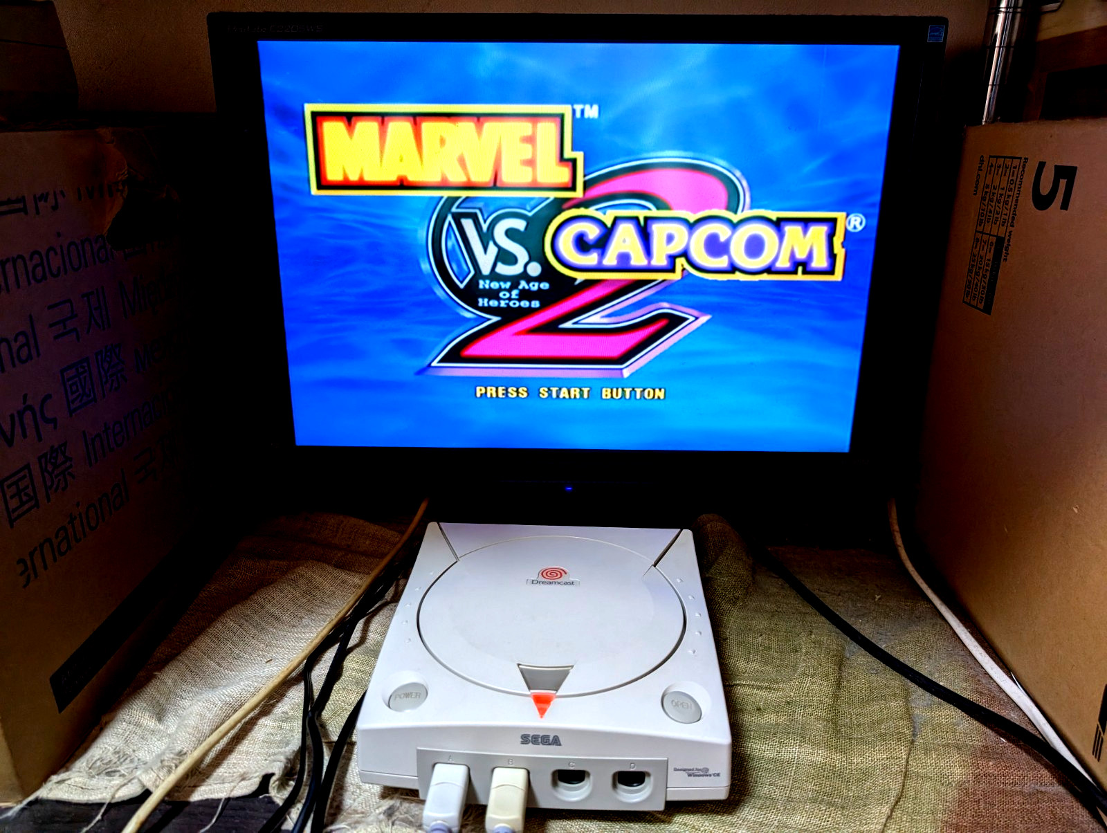 SEGA Dreamcast Console 2 Controller Visual Memory Marvel vs Capcom 2 Japan