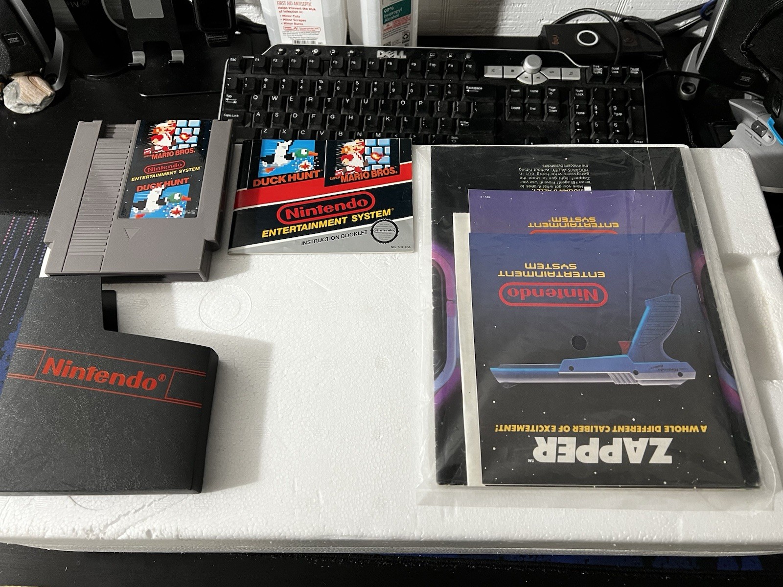 Nintendo NES Action Set video game console CIB, – Near Mint condition box
