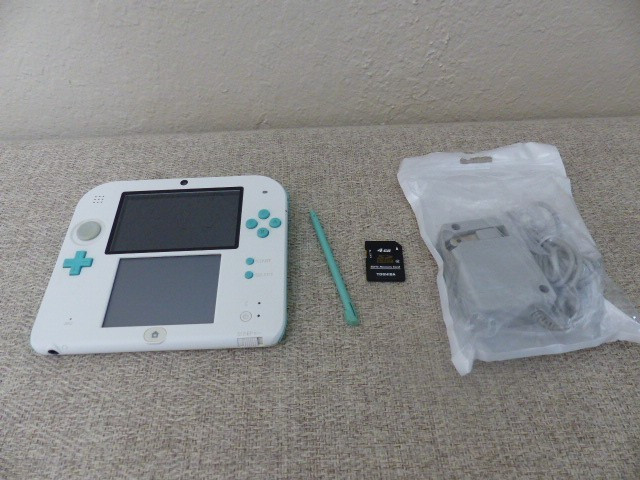 Nintendo 2DS Sea Green White Handheld Gaming Console Limited Edition With Charge