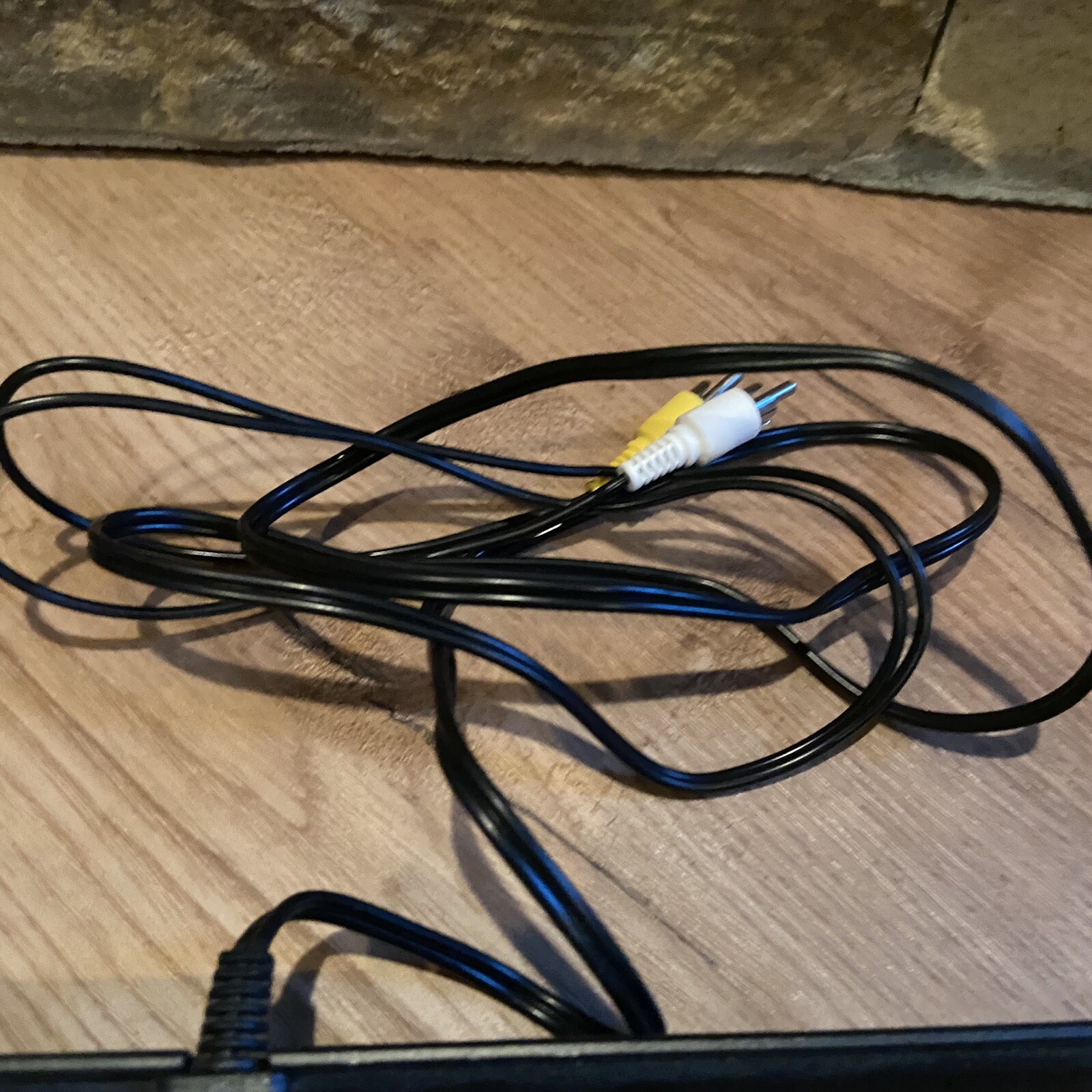 Atari Flashback Classic Game Console & Power Cord 2 Wireless Controllers 06/2015