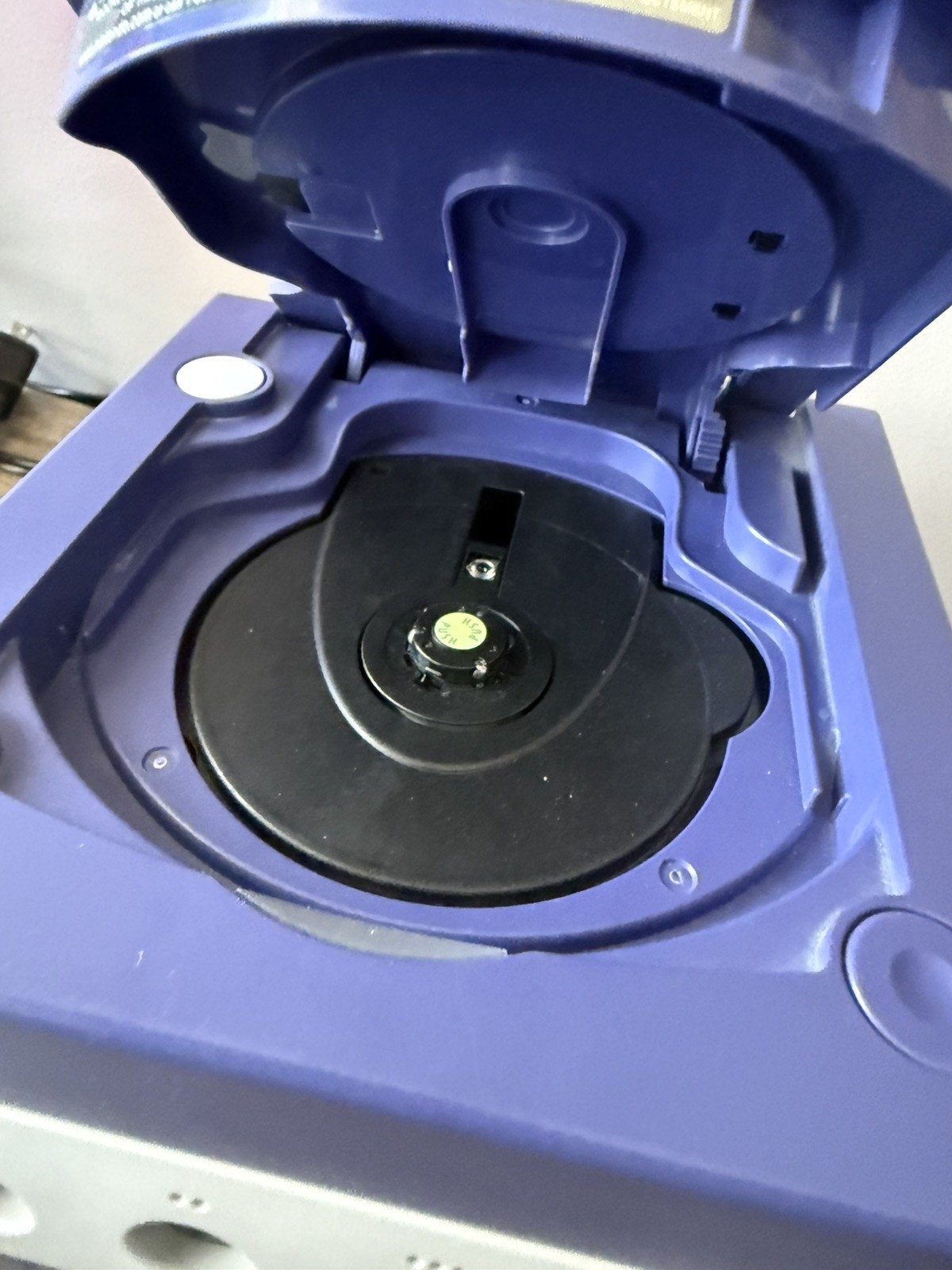 Nintendo GameCube DOL-001 Indigo Console Only ~ Doesn’t Read Discs For Parts