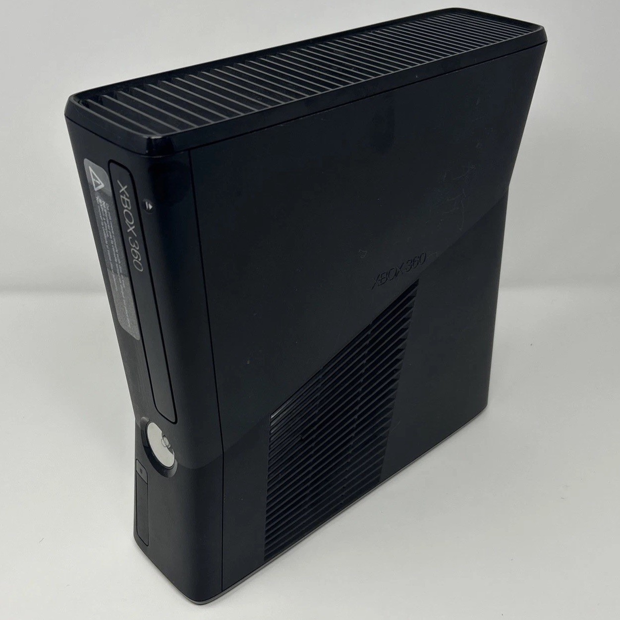Microsoft Xbox 360 Slim 500GB Console Bundle – Refurbished Tested
