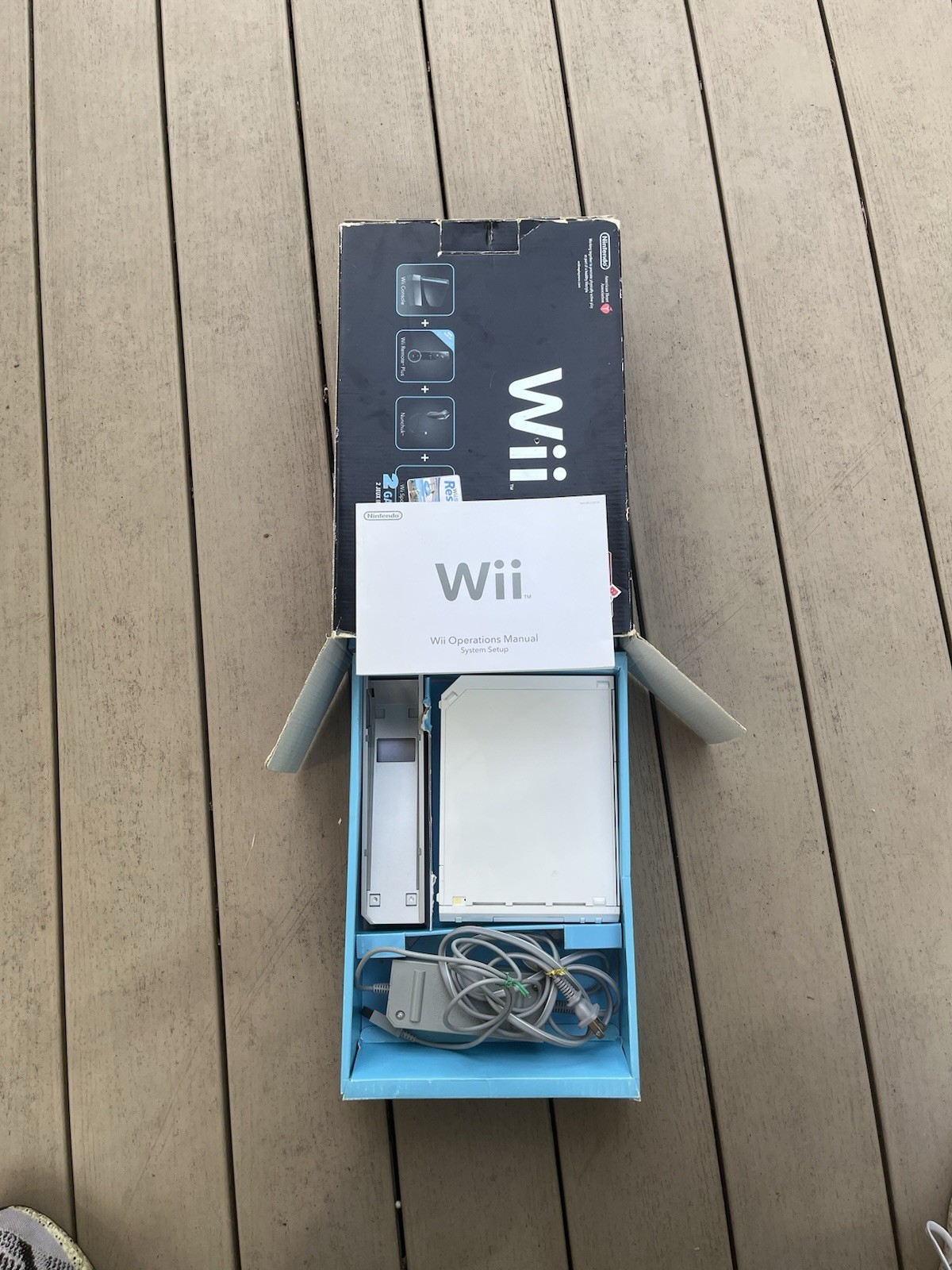 Nintendo Wii Video Game Console Wii Sports Bundle Complete Extra Remotes Tested