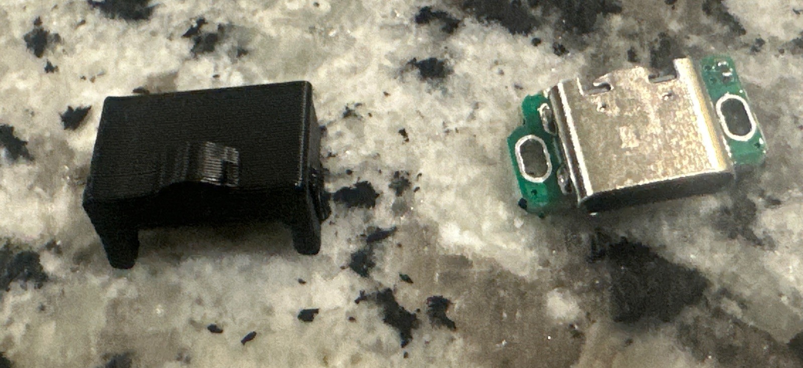 Nintendo Game Boy Advance SP USB-C Charging Port + Spacer – Black – Mod Parts