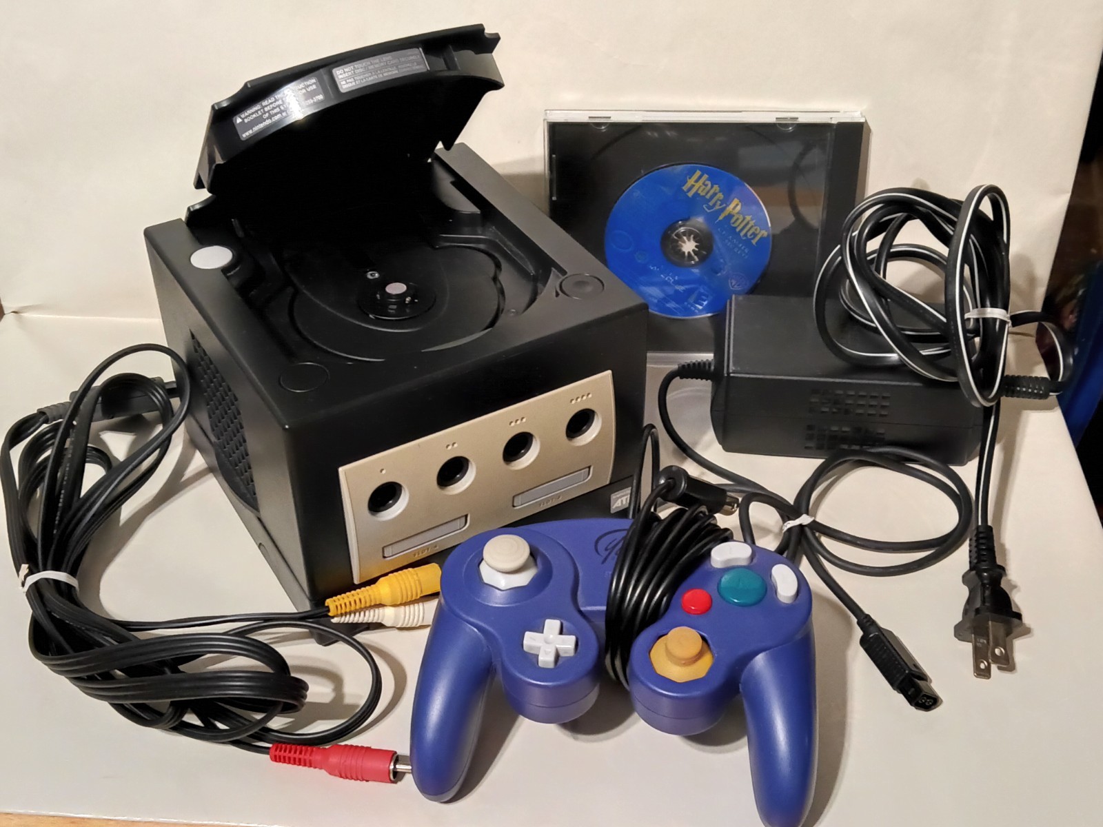 Nintendo GameCube Bundle DOL-001 Black Console, Purple Controller. Harry Potter