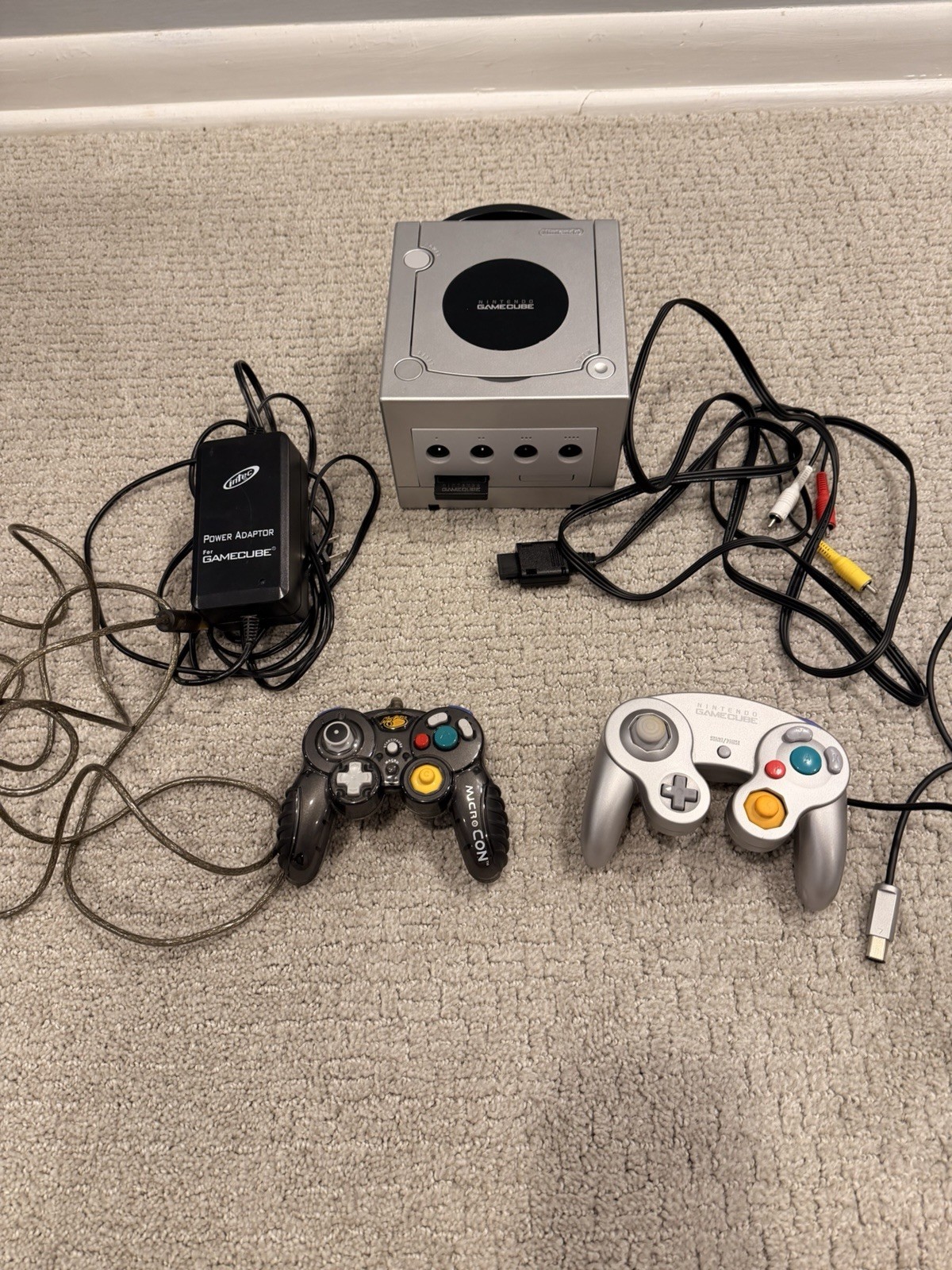 Nintendo GameCube Gaming System – Silver With 2 Controllers And Memory Card