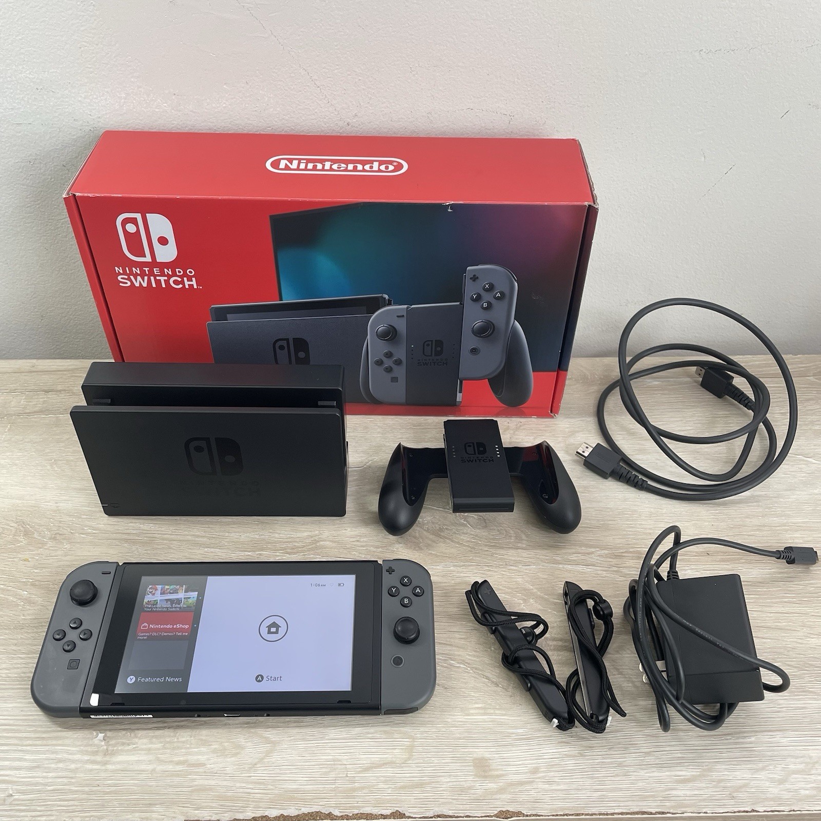 Nintendo Switch Console Bundle w/Gray Joy-Cons Complete In Box CIB – Excellent