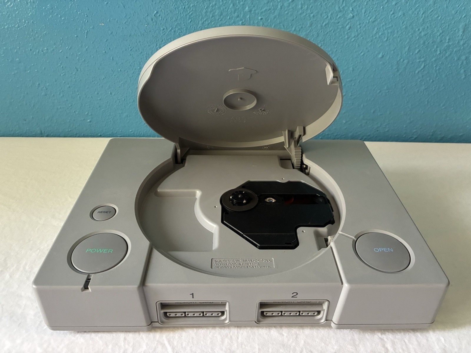SONY PS1 PLAYSTATION 1 CONSOLE SCPH-7501 Memory Card 4 Games, 4 Controllers More