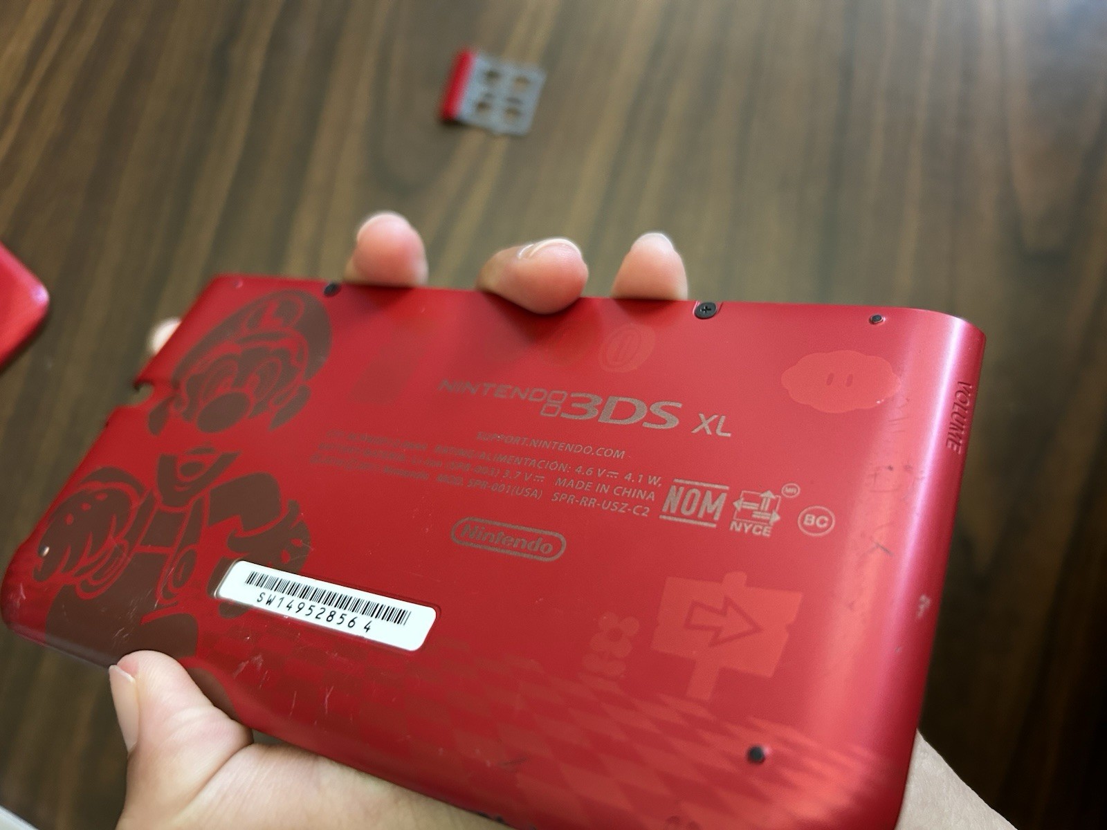 Authentic red and gold 3DSXL Super Mario Bros 2 Limited Edition top&bottom cover