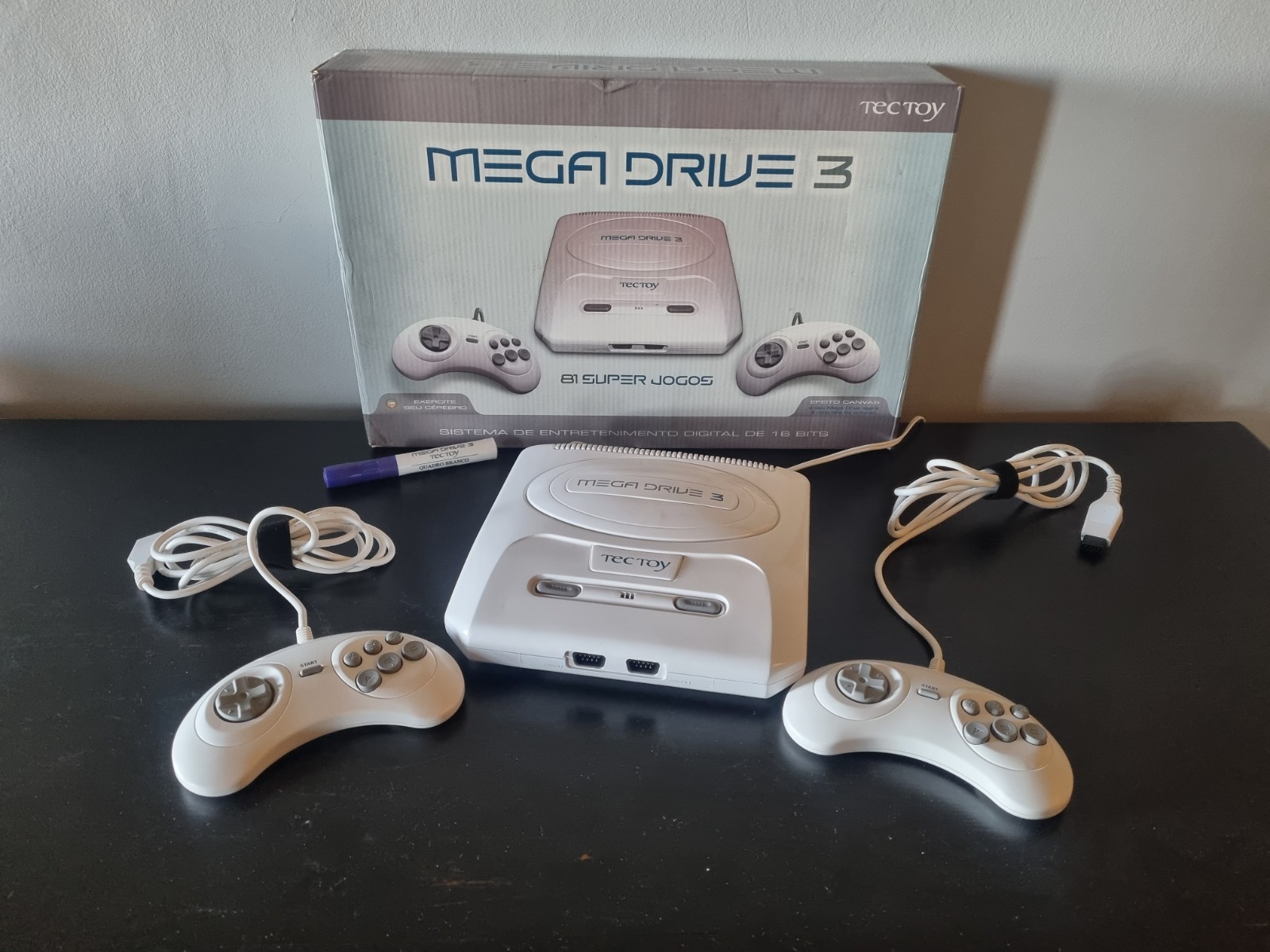Tec Toy Sega mega drive 3 with 81 games & controlers original Box