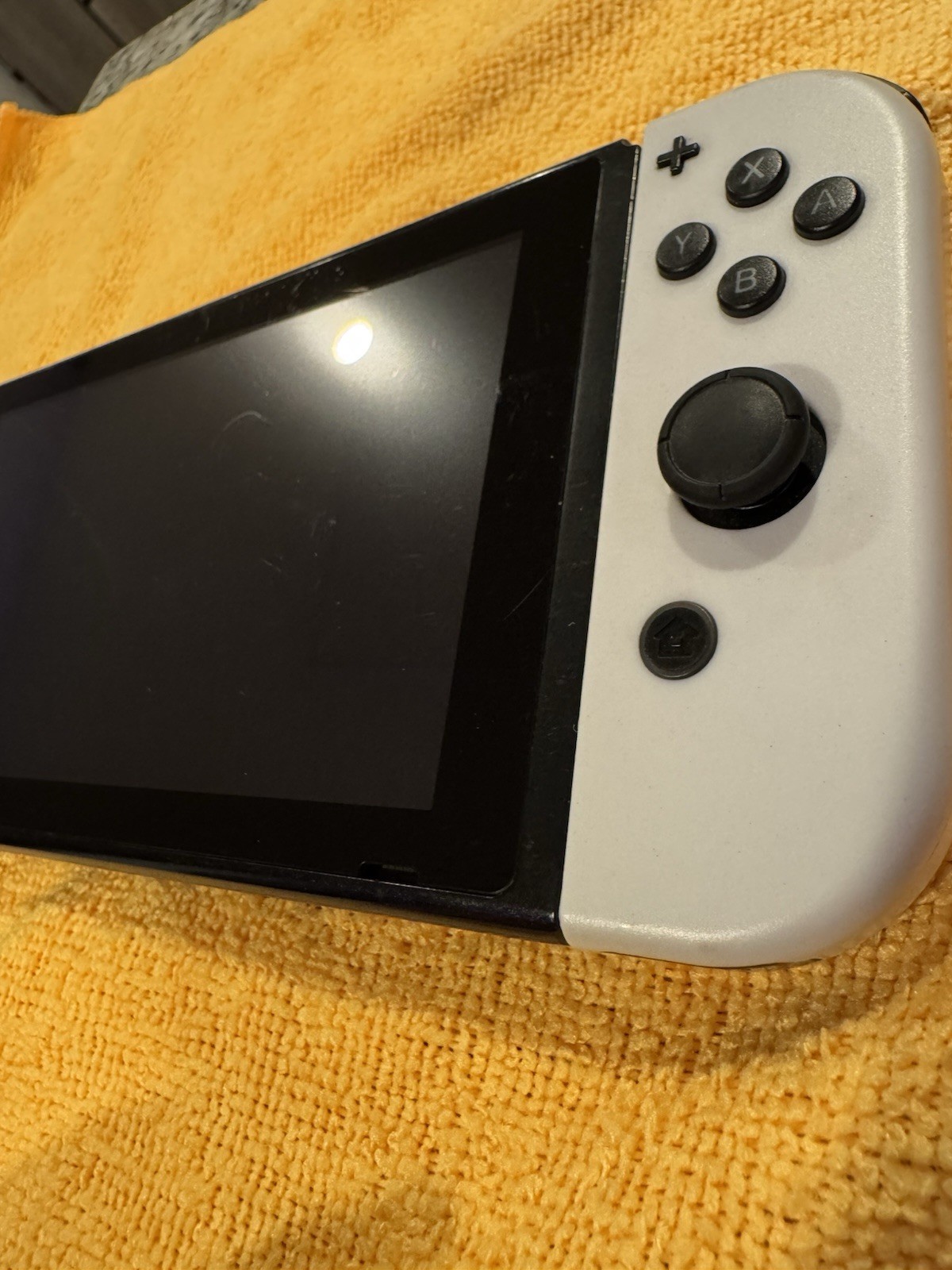 Nintendo HAC-001 Switch Console. Everything Works But Speakers.