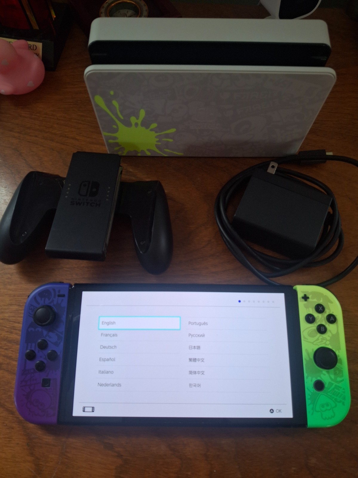 SPLATOON 3 EDITION SWITCH CONSOLE WITH JOYCONS, DOCK, CHARGER, AND GRIP