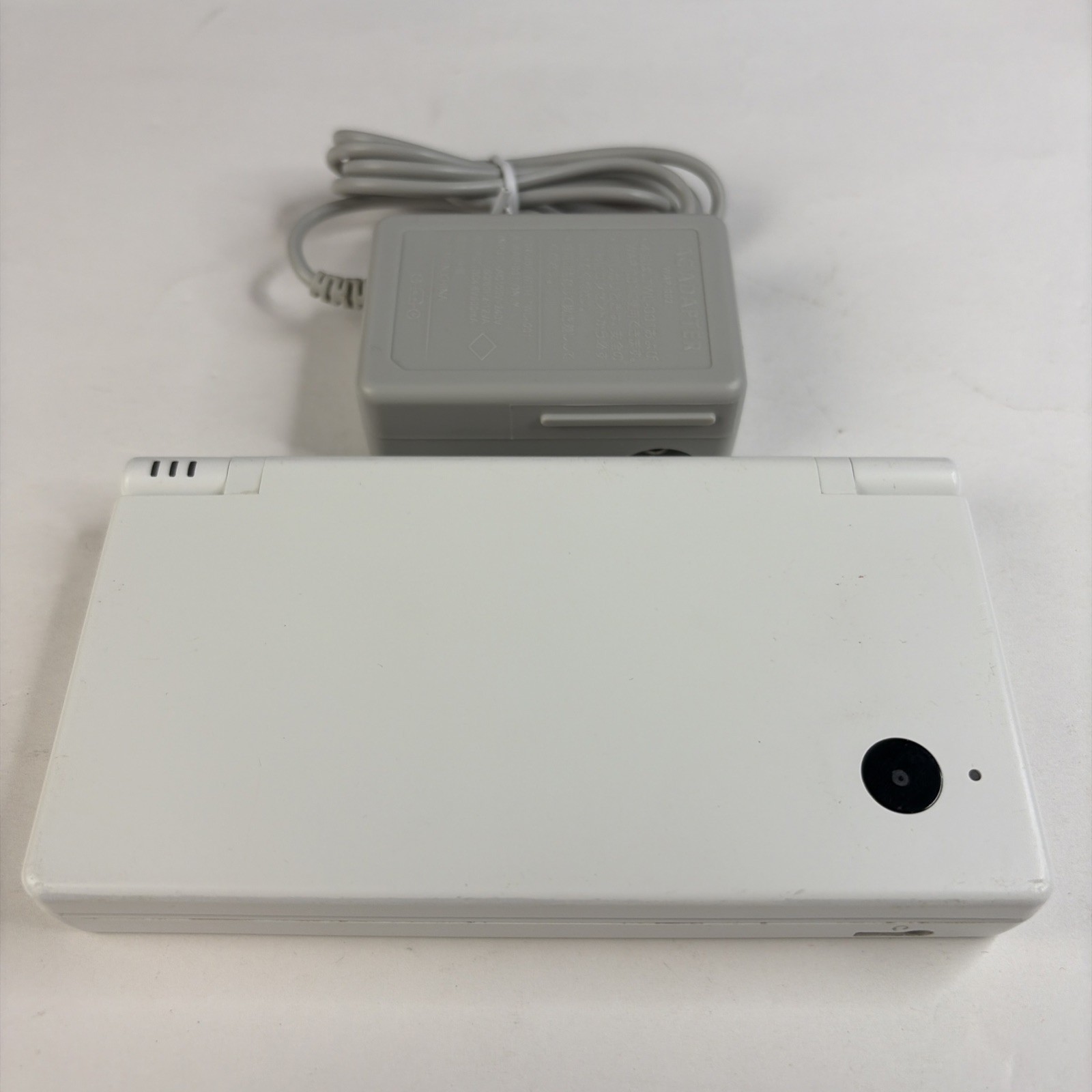 Nintendo DSi White Handheld Game Console with Charger. TESTED/WORKING US Model