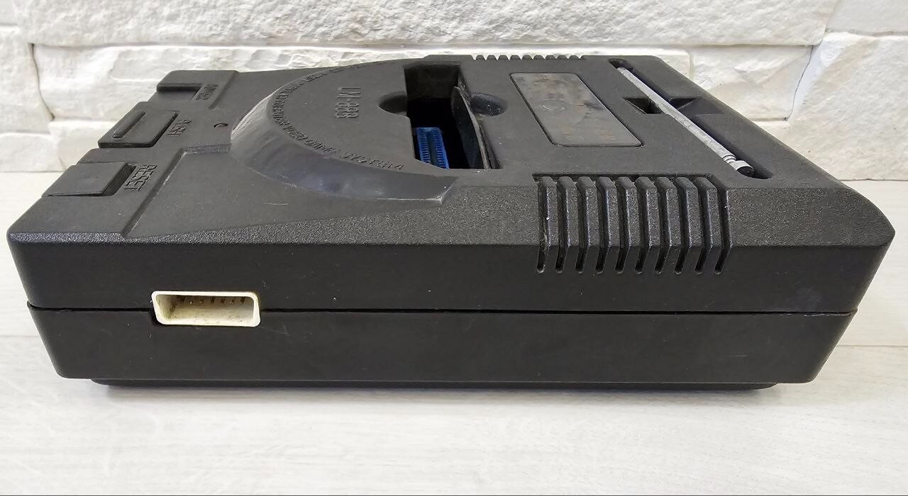 Retro 1990s Video Game Console Haili LM-888 Game TV 8 bit for parts/repair