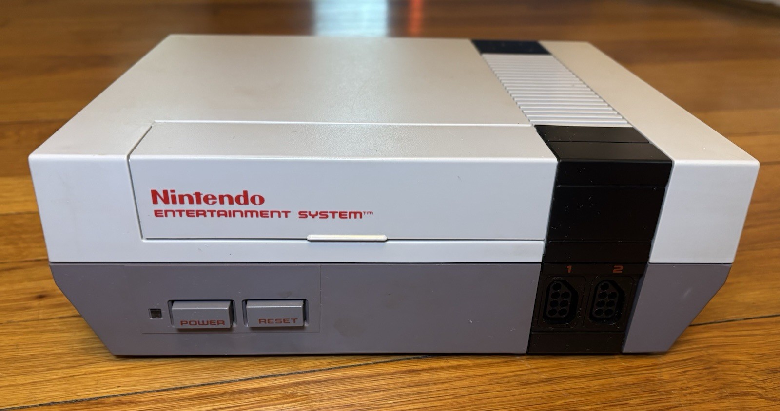 1985 Nintendo NES Action Set Console ORIGINAL BOX + Add’l Controller + Games