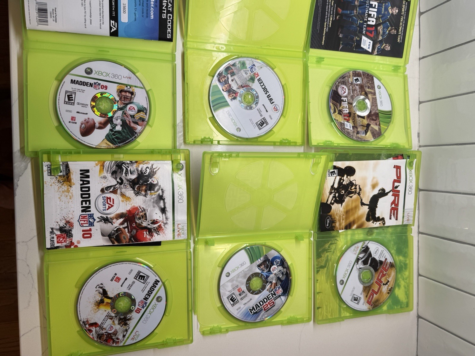 Xbox 360 S Console SLIM Model 1439 w/ Kinect, Controllers + Games Lot – READ DES