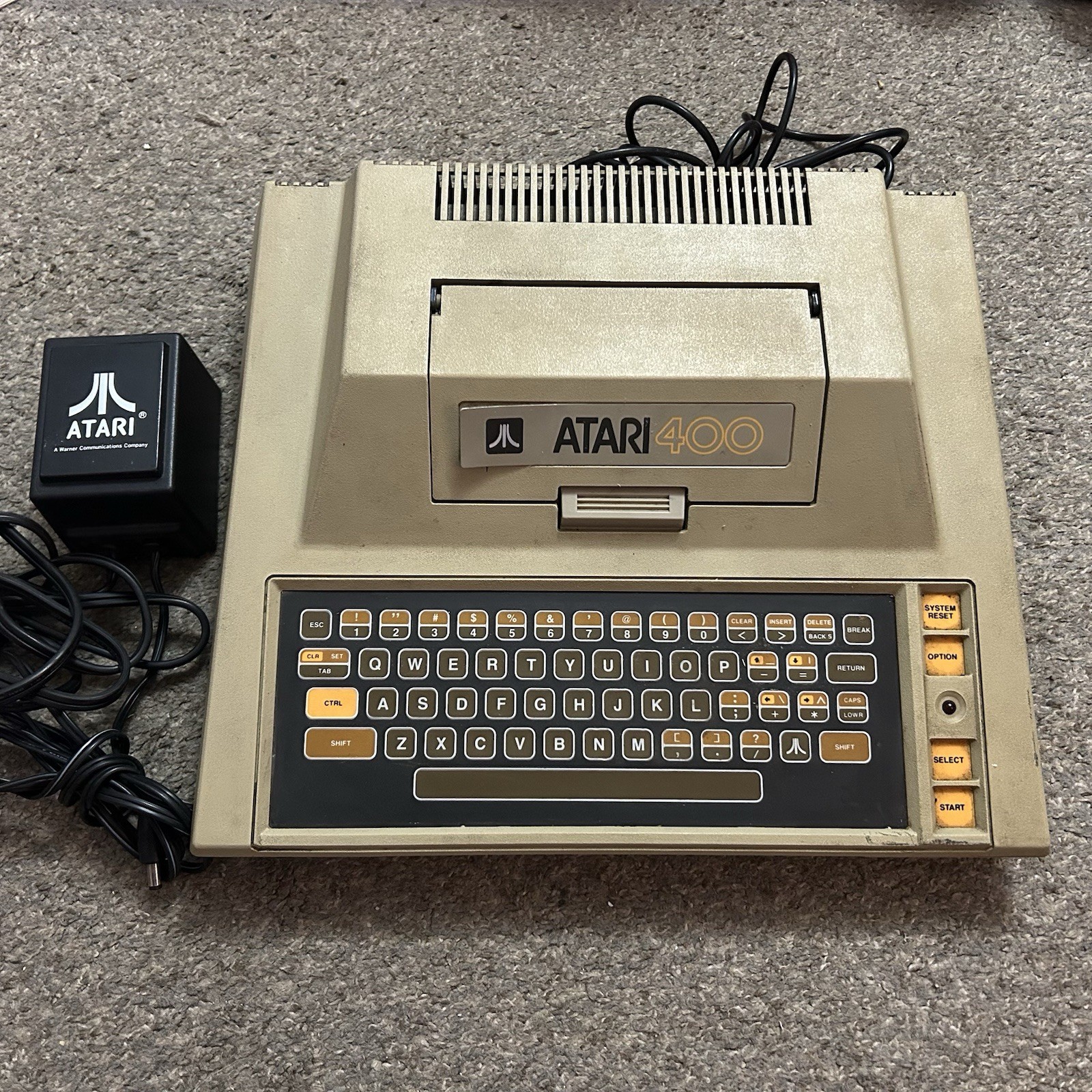 FOR PARTS/REPAIR Atari 400 Computer Console w/ Power Supply UNTESTED Powers On
