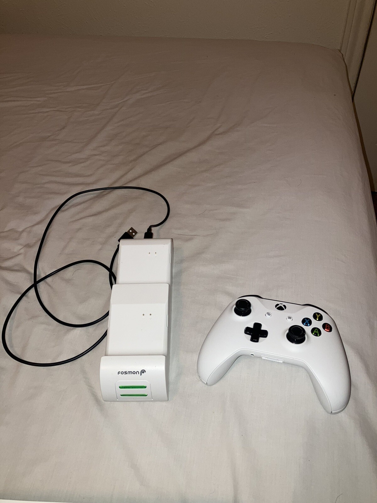 Microsoft Xbox One S 1TB Console. 1 Rechargeable Control & 1 Game