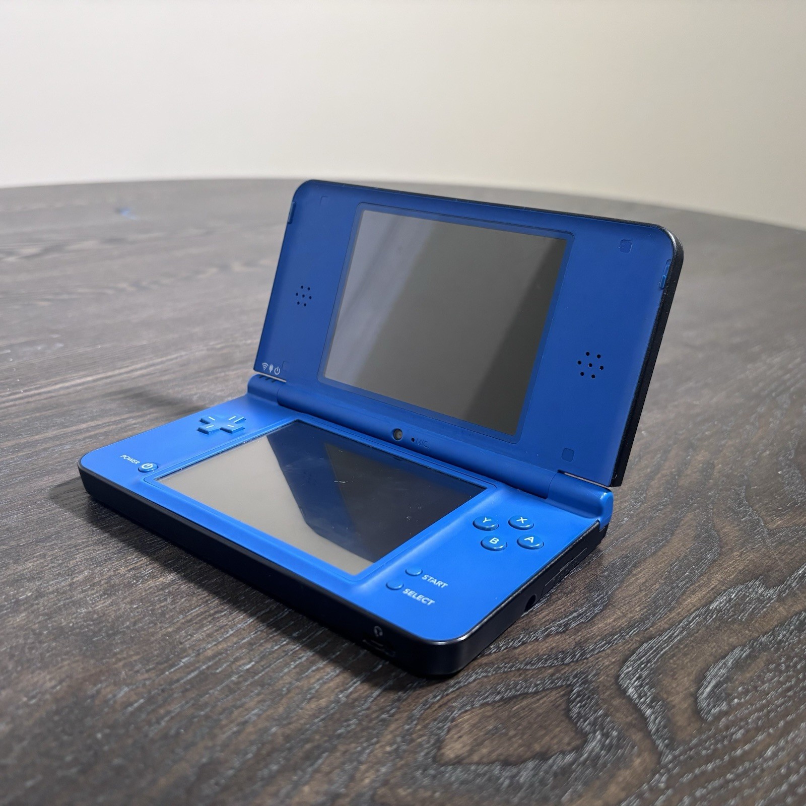 Nintendo DSi XL Bundle [used] (Console w/Charger, Case & Adventure Time Game)