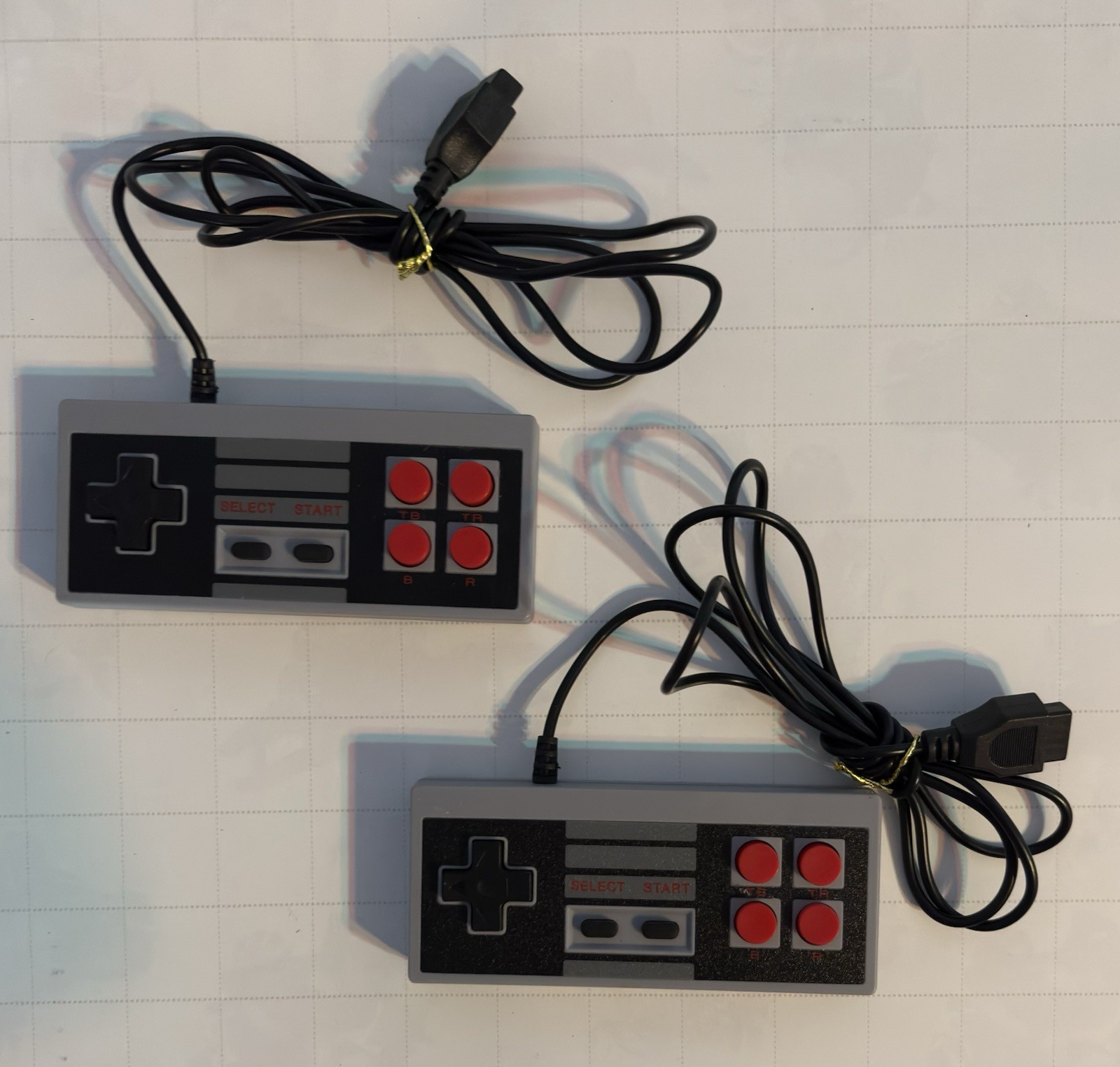 Mini-NES-Style Home Console Gray/Black, 2 Controllers, RCA/USB, Multilingual
