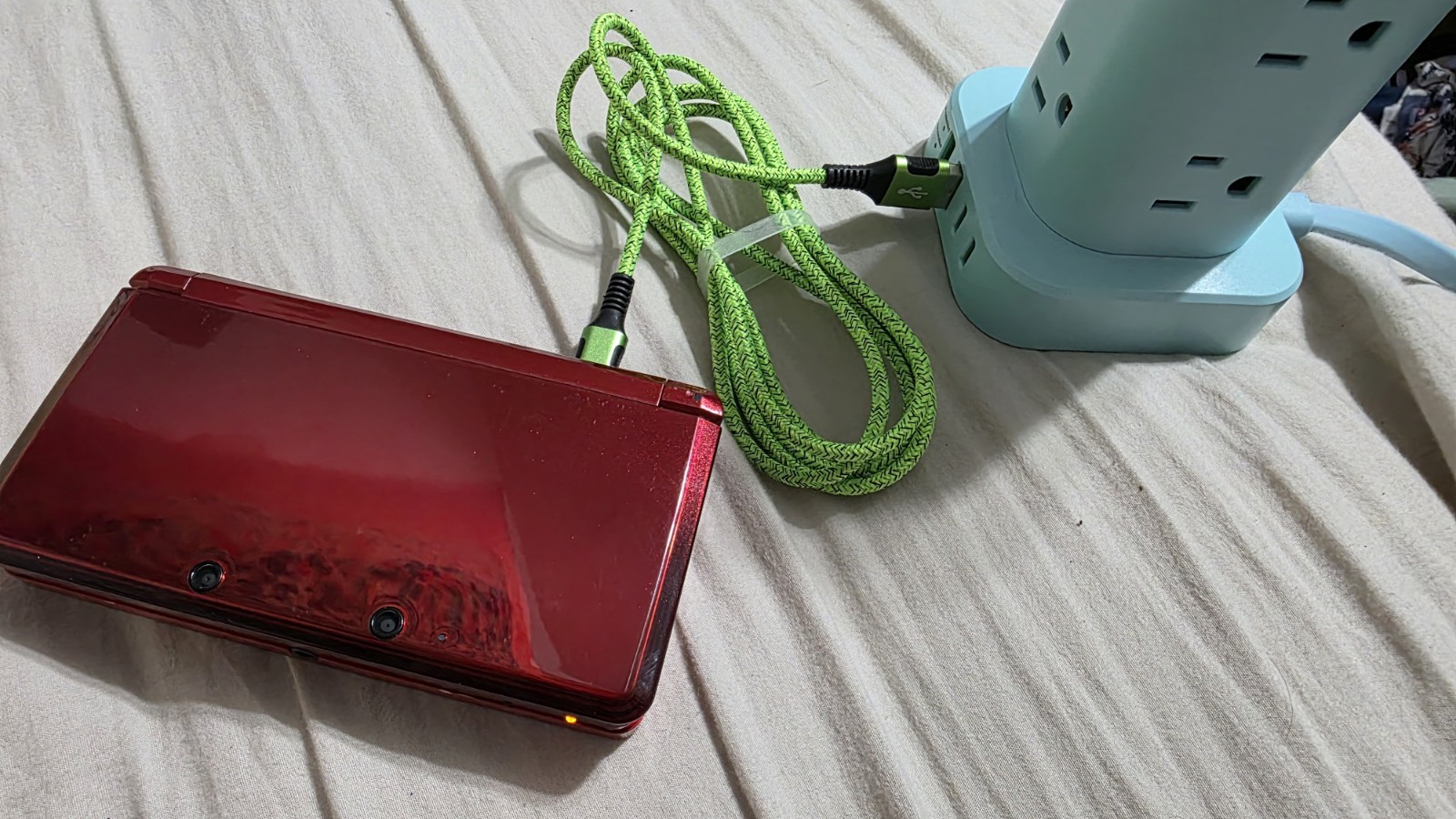 Nintendo 3DS Handheld System – USBC Charge Port – Flame Red