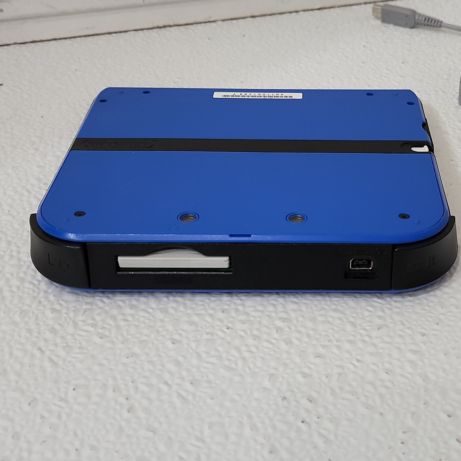 Nintendo 2DS Handheld Console Black/Blue Bundle +Charger, Stylus, 4 Games TESTED